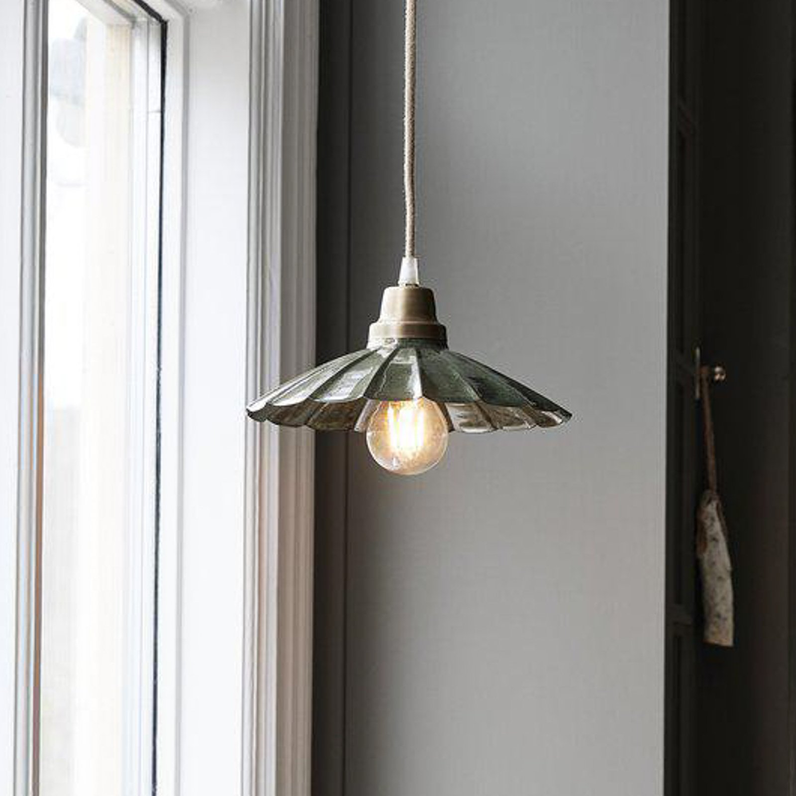 PR Home pendant light Ester, green, Ø 24 cm, iron, plug