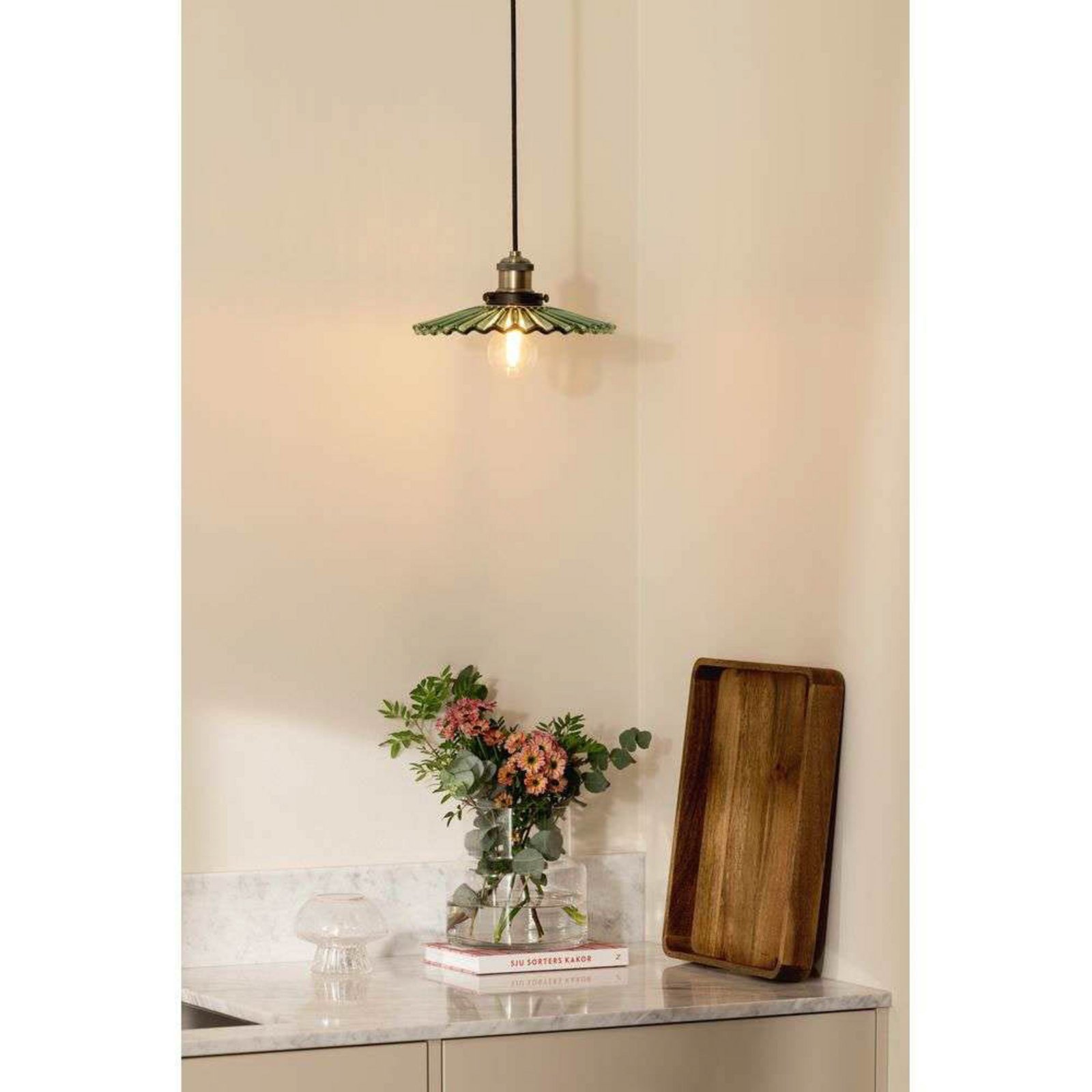 Globen Lighting Pendelleuchte COBBLER, grün, Ø 25 cm Globen Lighting Pendelleuchte COBBLER, grün, Ø 25 cm