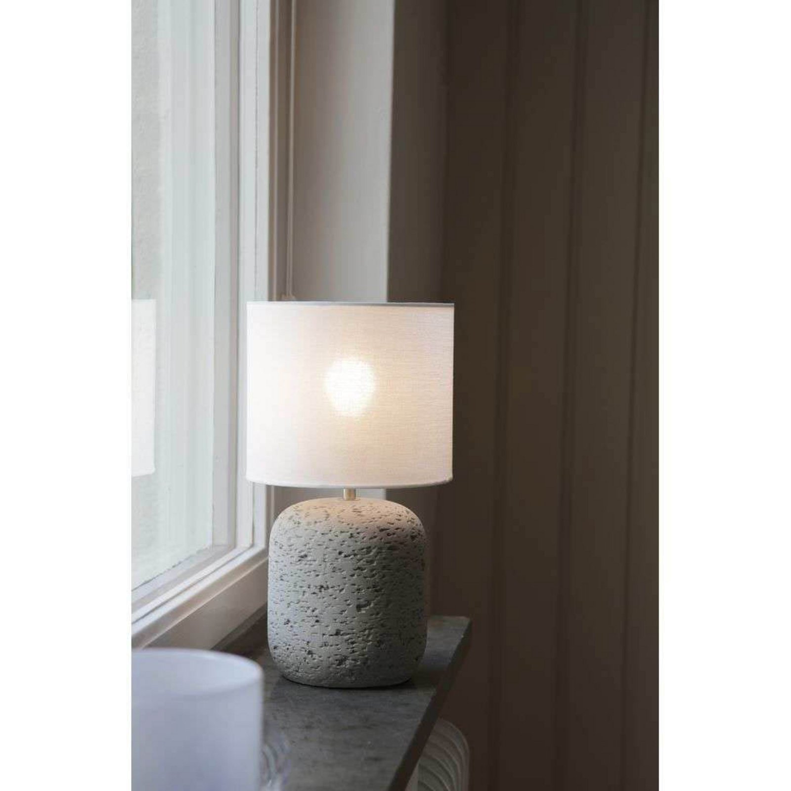 Montagna Bordlampe H33cm Grey/Offwhite - Markslöjd