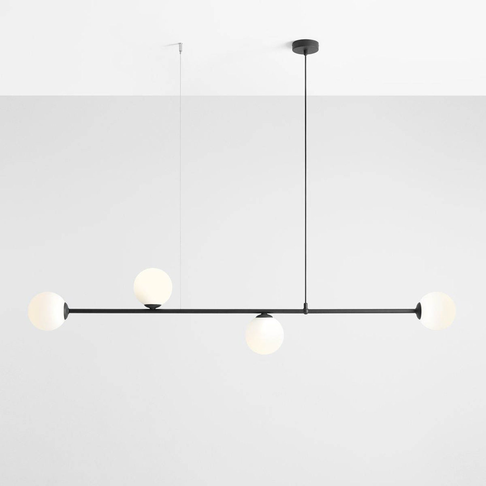 Hängelampe Alison schwarz/weiß, 4fl, Balken, 154cm
