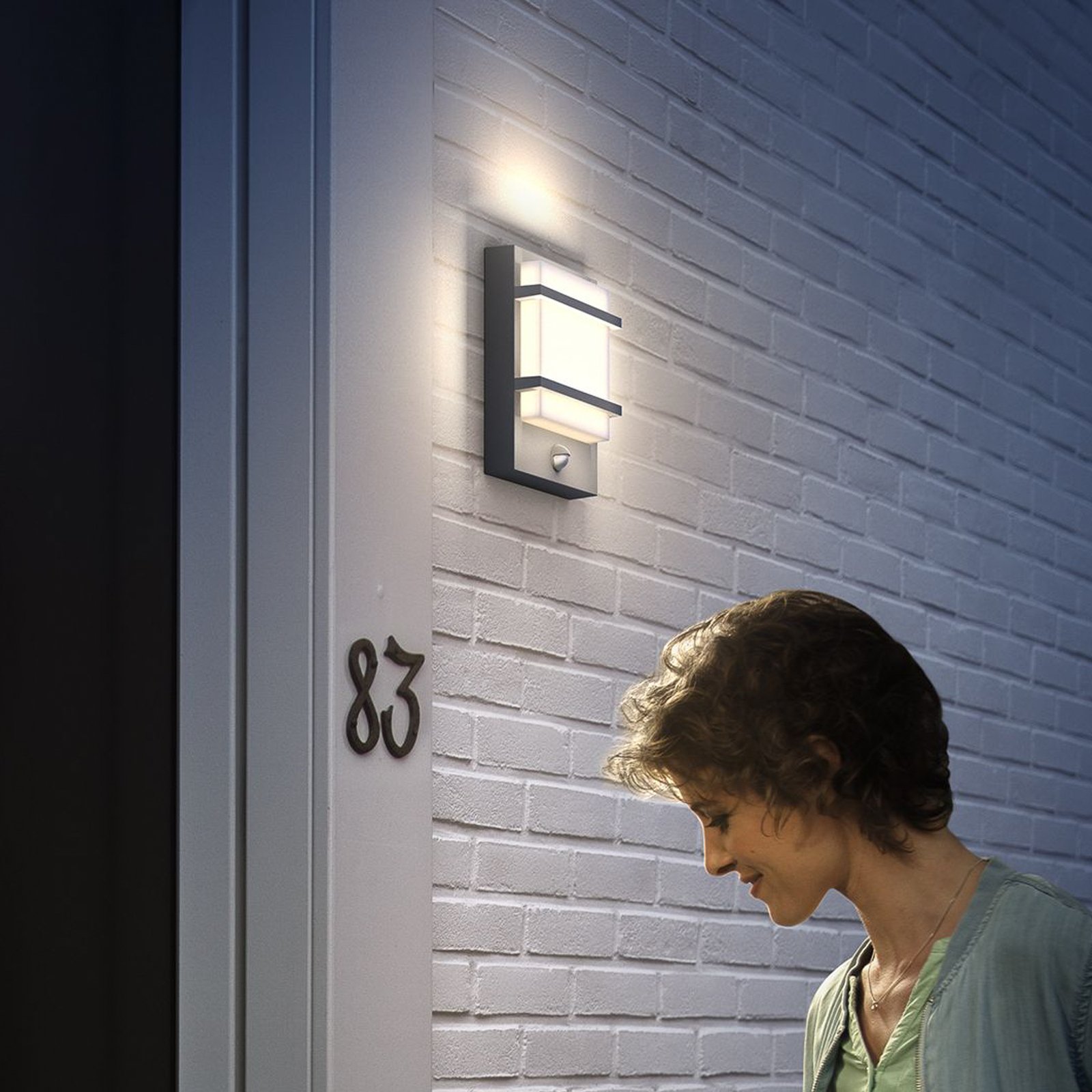 Candeeiro de parede exterior LED Philips Petronia UE, sensor