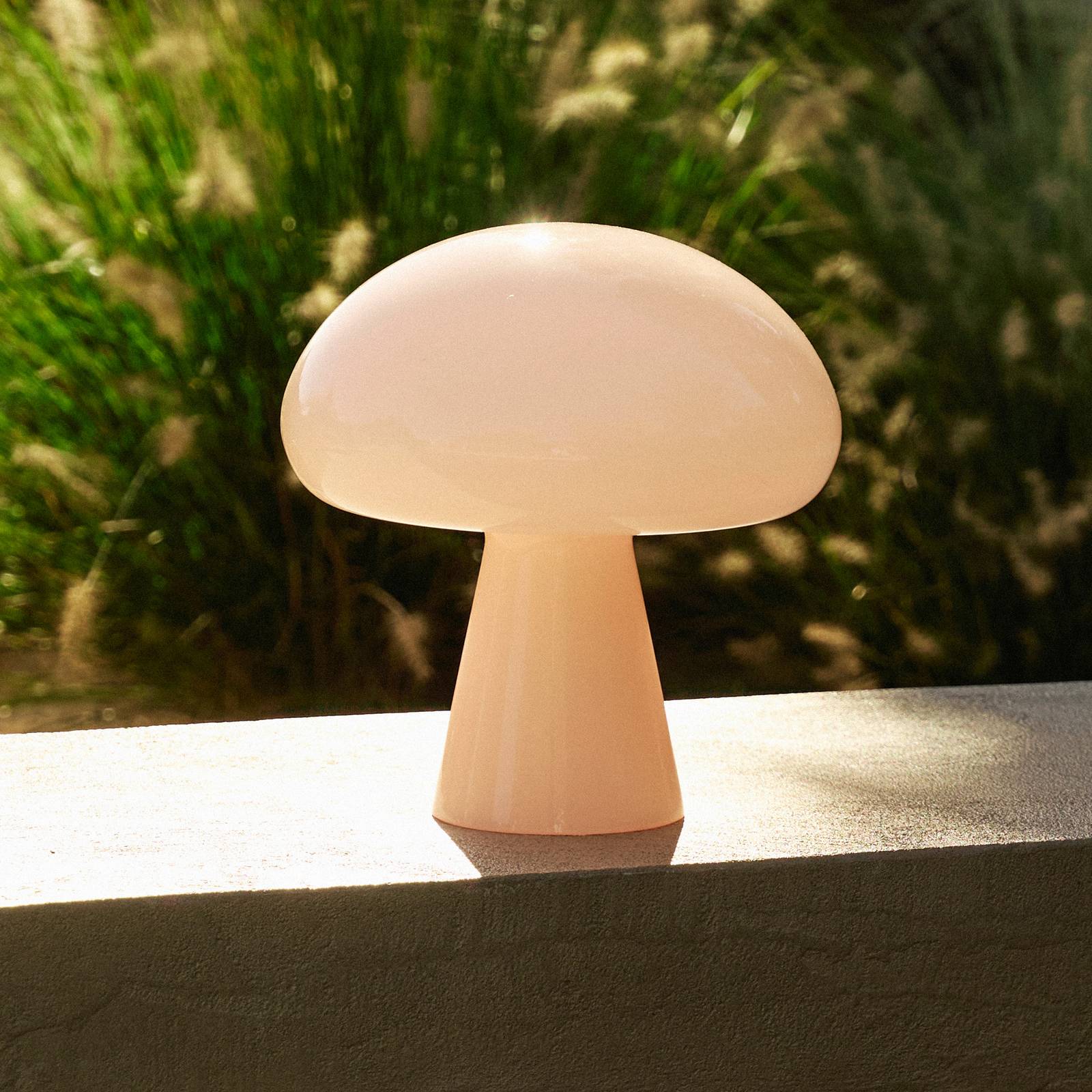 Lampe à poser LED rechargeable Gubi Obello, rose poudré, IP44, verre