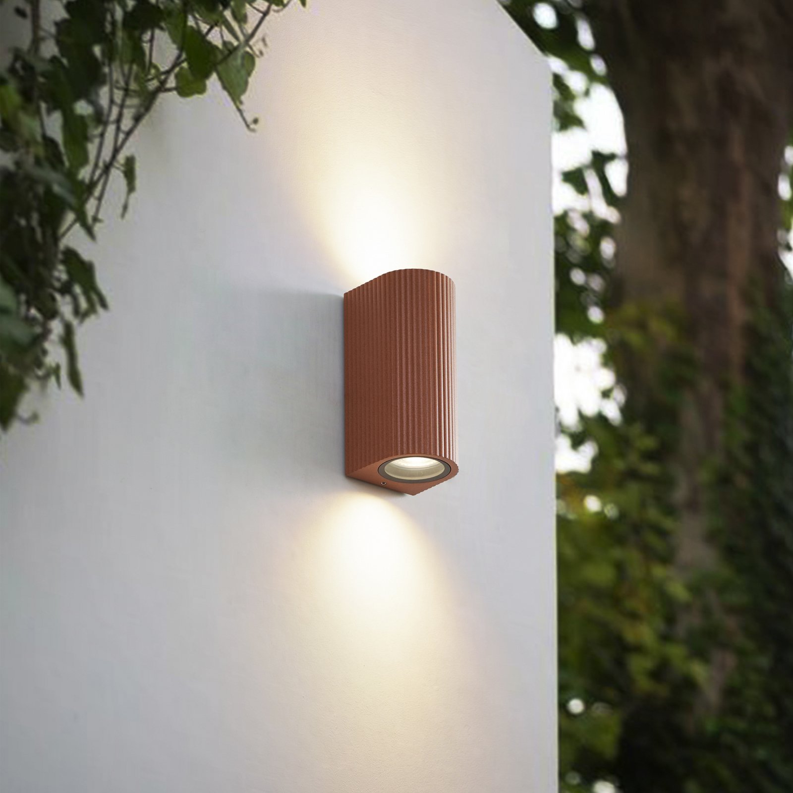 Lindby ulkoseinävalaisin Aluvo, ruoste, 16 cm, IP65, aallotettu