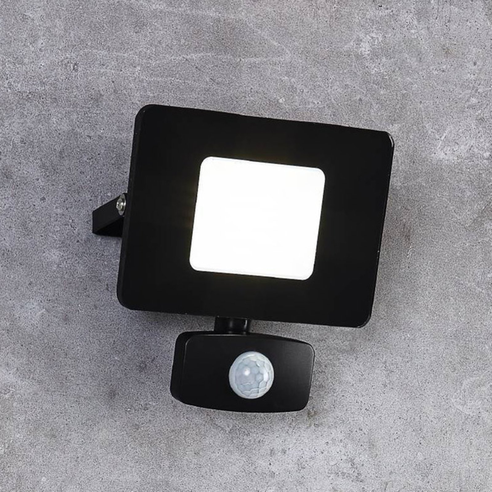 Utendørs LED-spot Faedo 3 med sensor, svart, 20 W