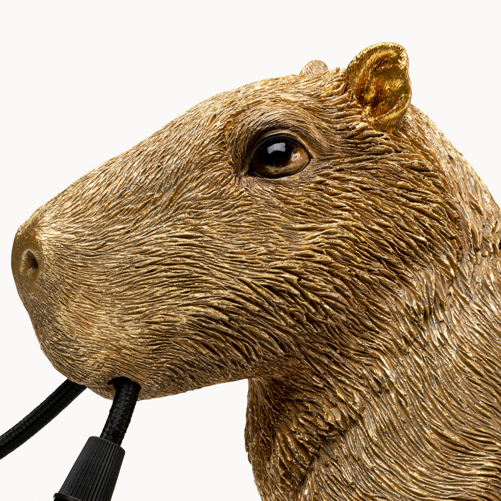 Candeeiro de mesa KARE Animal Capybara, dourado, plástico, E14 Candeeiro de mesa KARE Animal Capybara, dourado, plástico, E14