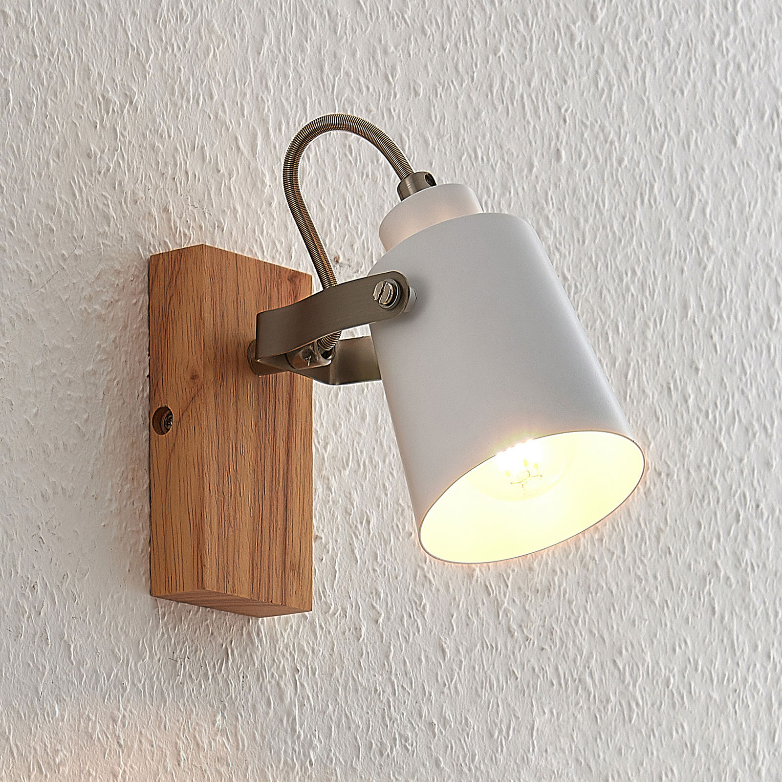 Blana Wall Lamp White/Wood - Lindby