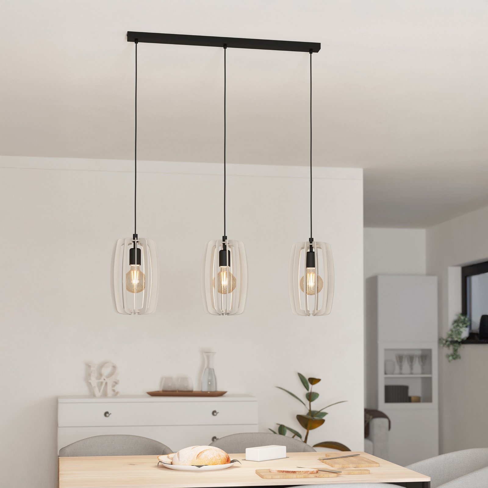 Hanglamp Bajazzara drie kooi kappen zandkleur