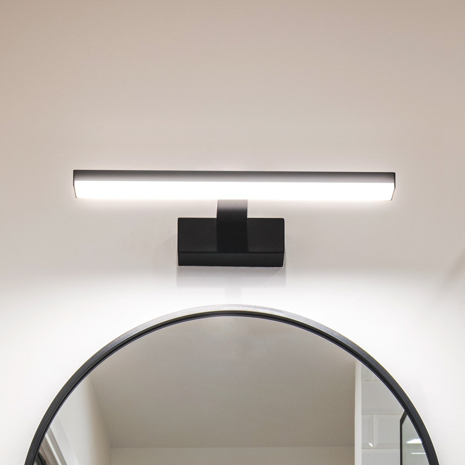 Applique murale LED Pandella 1, longueur 40 cm, noir, aluminium
