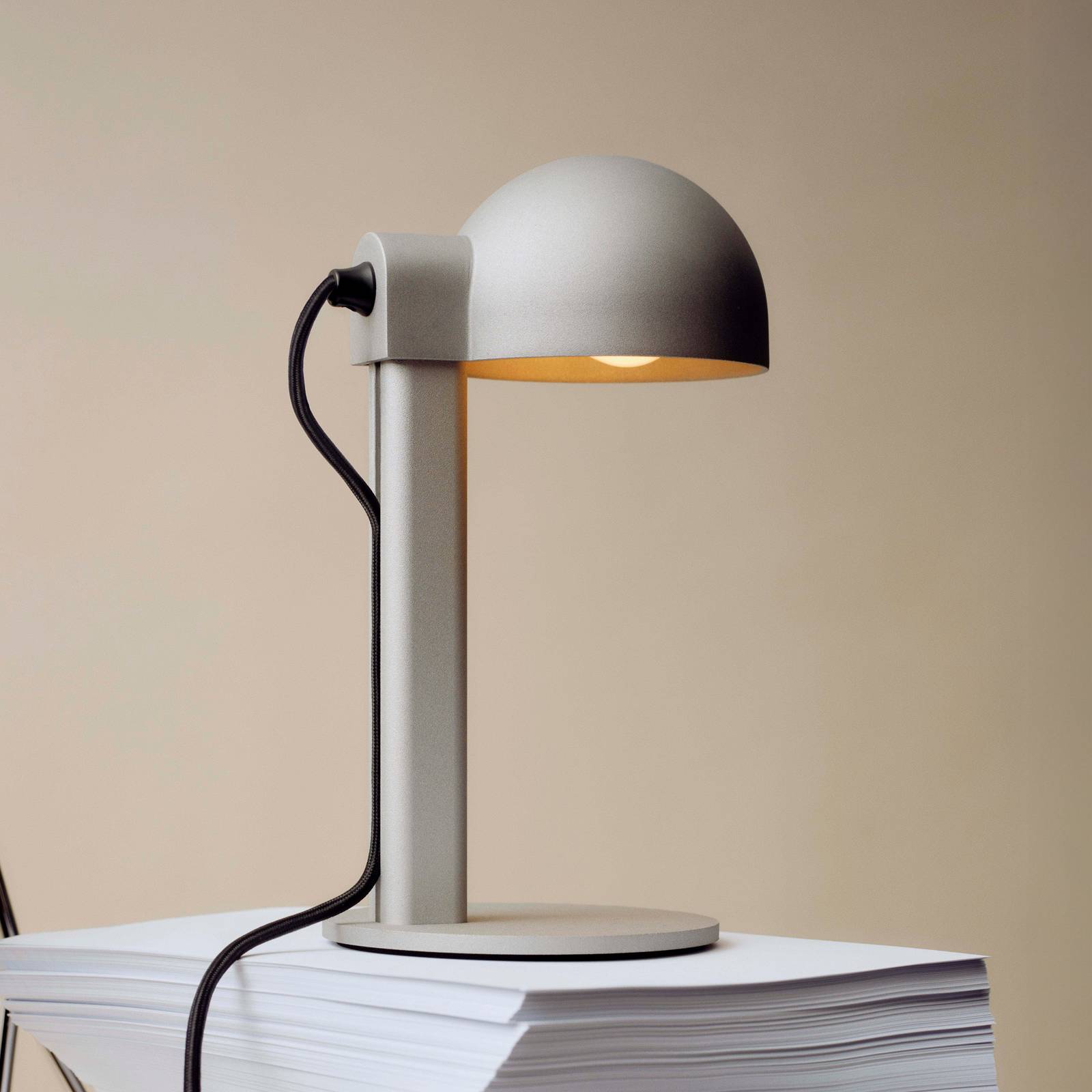 HAY bordlampe Posto, sølv/grå, højde 28 cm, E14, aluminium