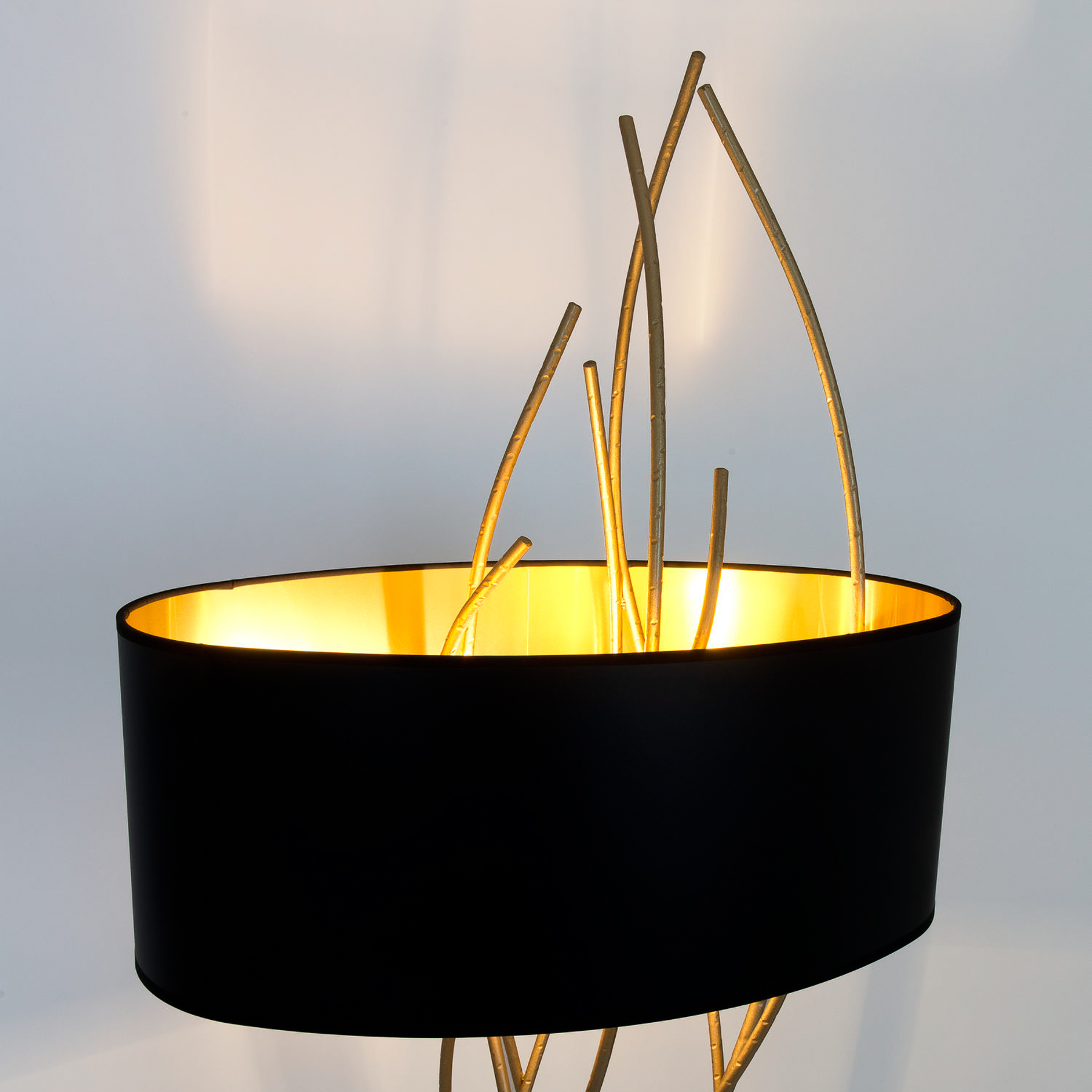 Lampe sur pied Elba ovale, or/noir, hauteur 180 cm, fer