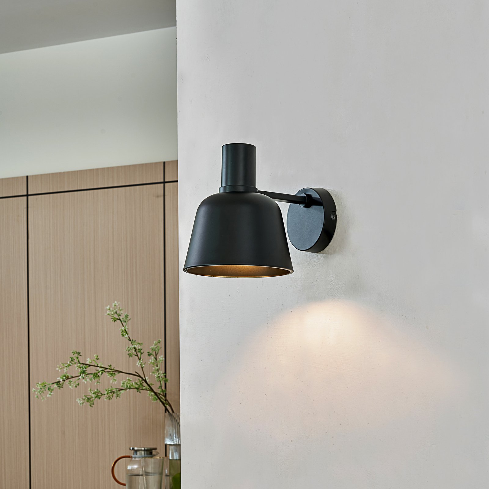 Lucande Servan wall lamp, black iron