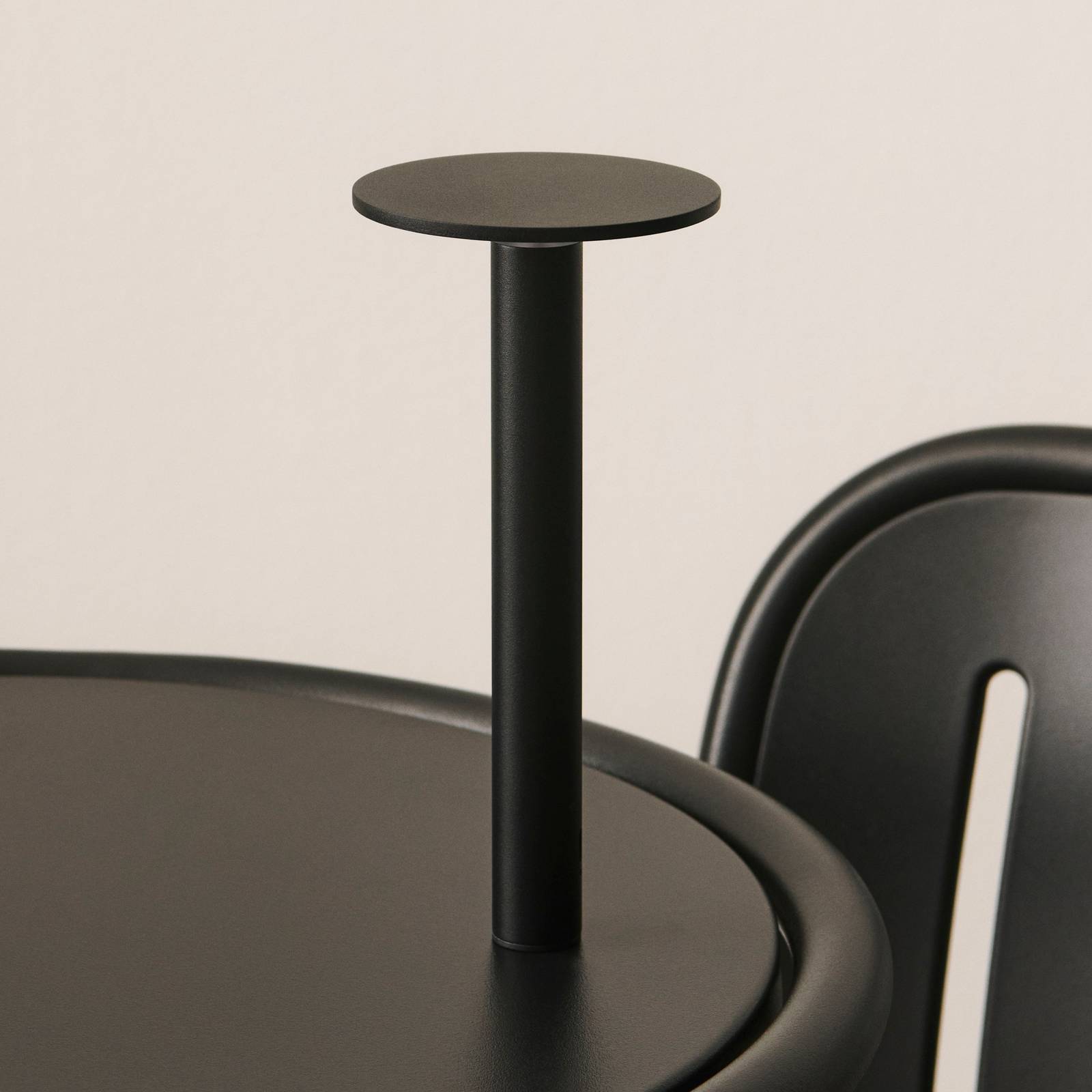 HAY HAY LED stolní lampa na baterie HOST PORTABLE, antracitová, 22 cm IP44