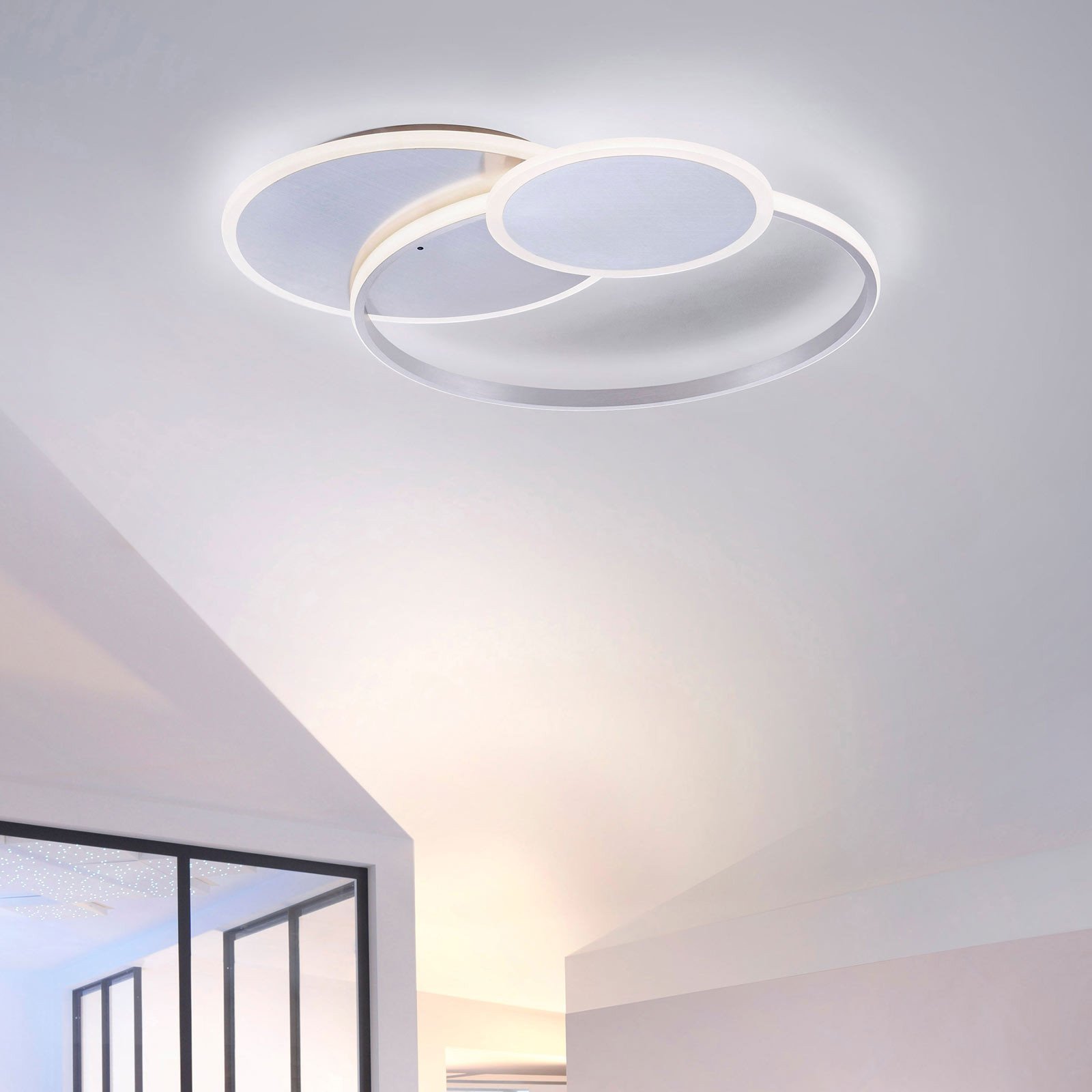 Paul Neuhaus Plafonieră LED Emilio cu telecomandă rotundă - Camera de zi / sufragerie - Modern - aluminiu - Metal