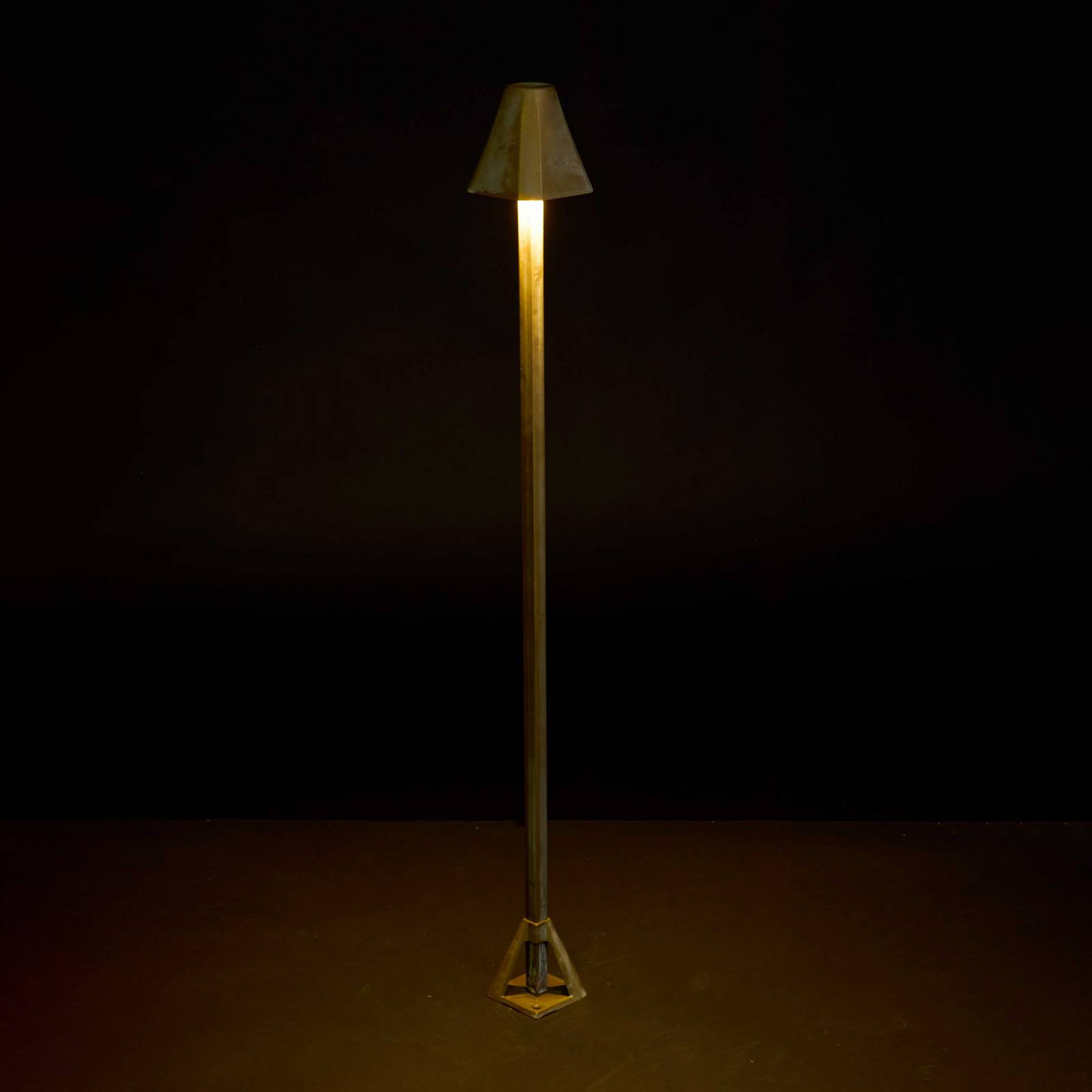 Słupek oświetleniowy LED Silva Frame, wysokość 80 cm, mosiądz postarzany, IP65