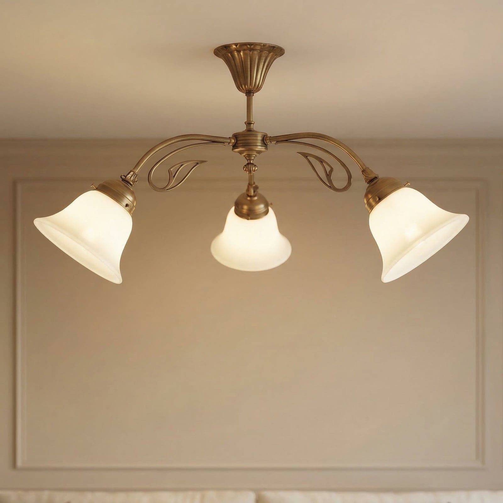 Taklampe HERTHA av messing