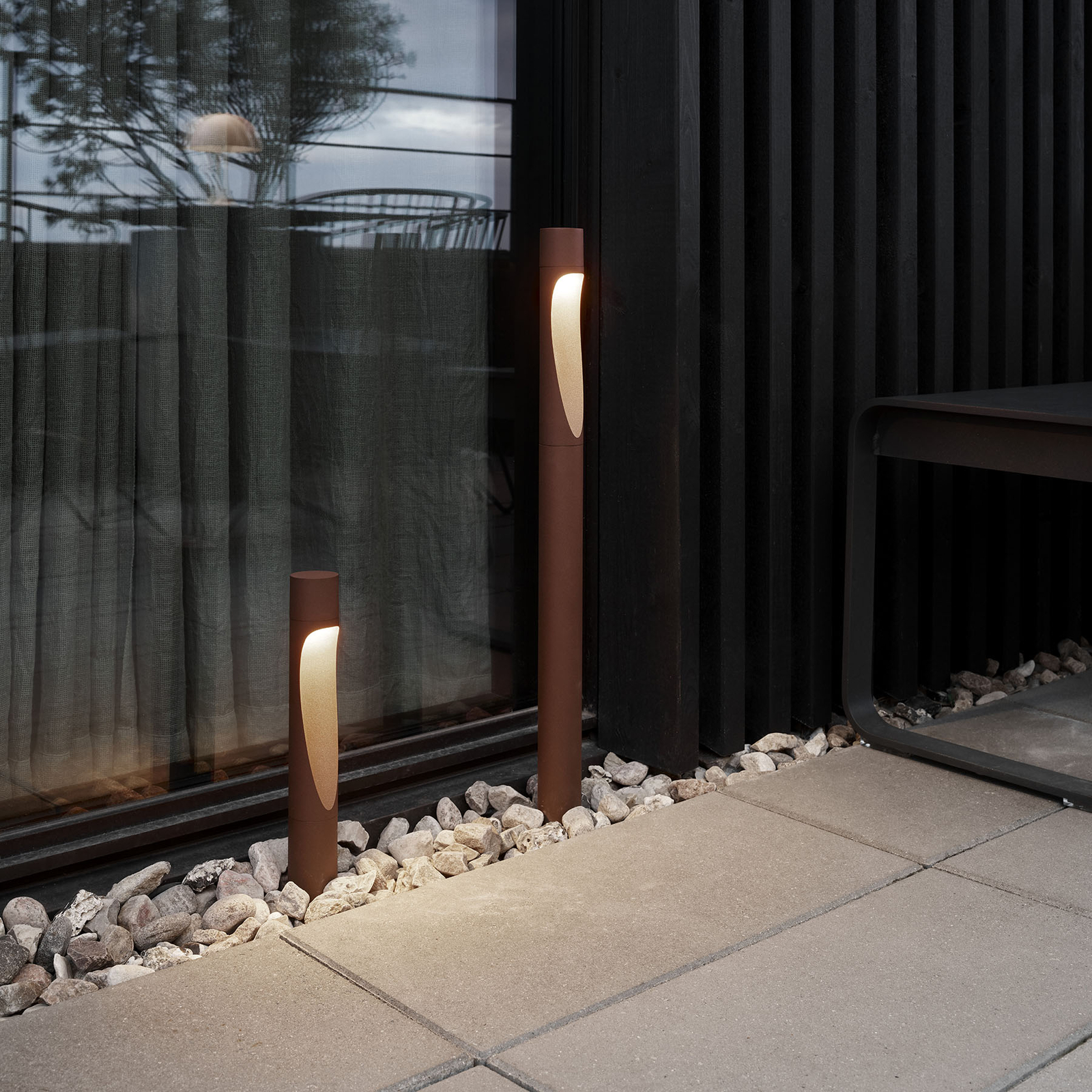 Flindt Garden Candeeiro de Jardim Long LED 2700K com Base Corten - Louis Poulsen