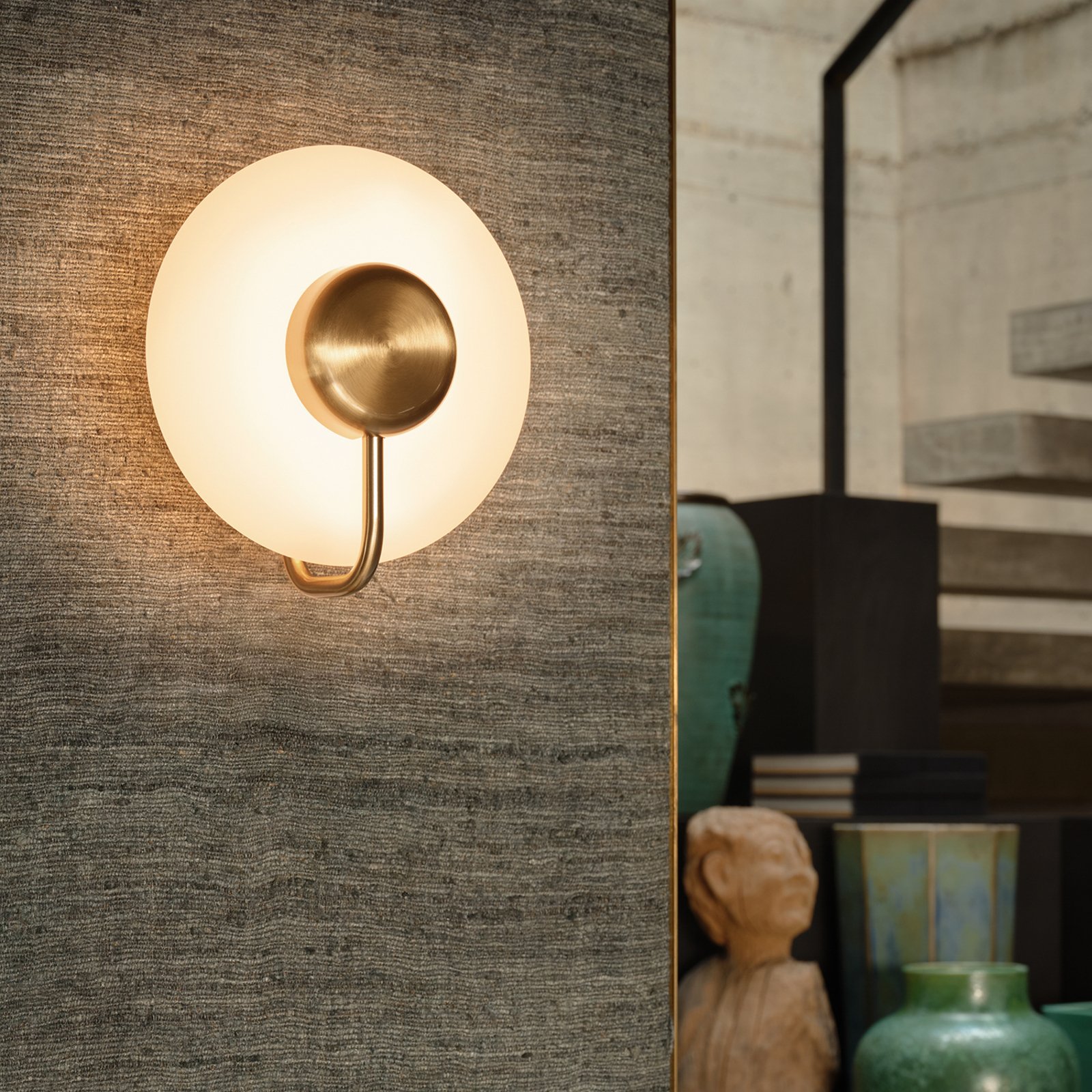 kdln LED-seinävalaisin TRATTO, messinki, Ø 27 cm, metalli/lasi