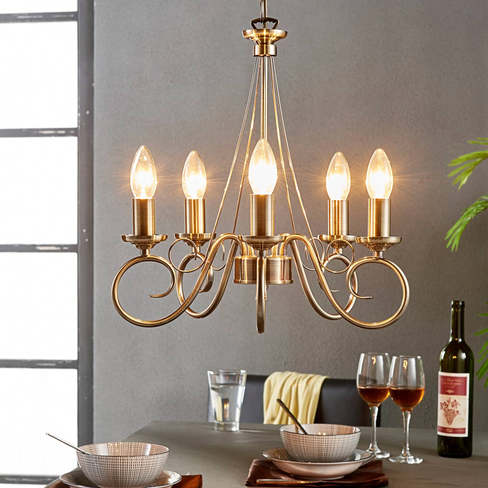 Lampenwelt.com Élégant lustre Marnia en laiton ancien, 5 lampes - LAMPENWELT.com