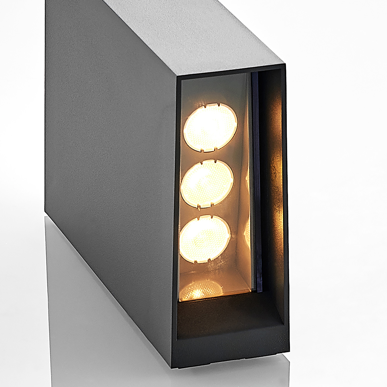 Lindby Ugar -LED-ulkoseinälamppu, 4,8 cm up/down