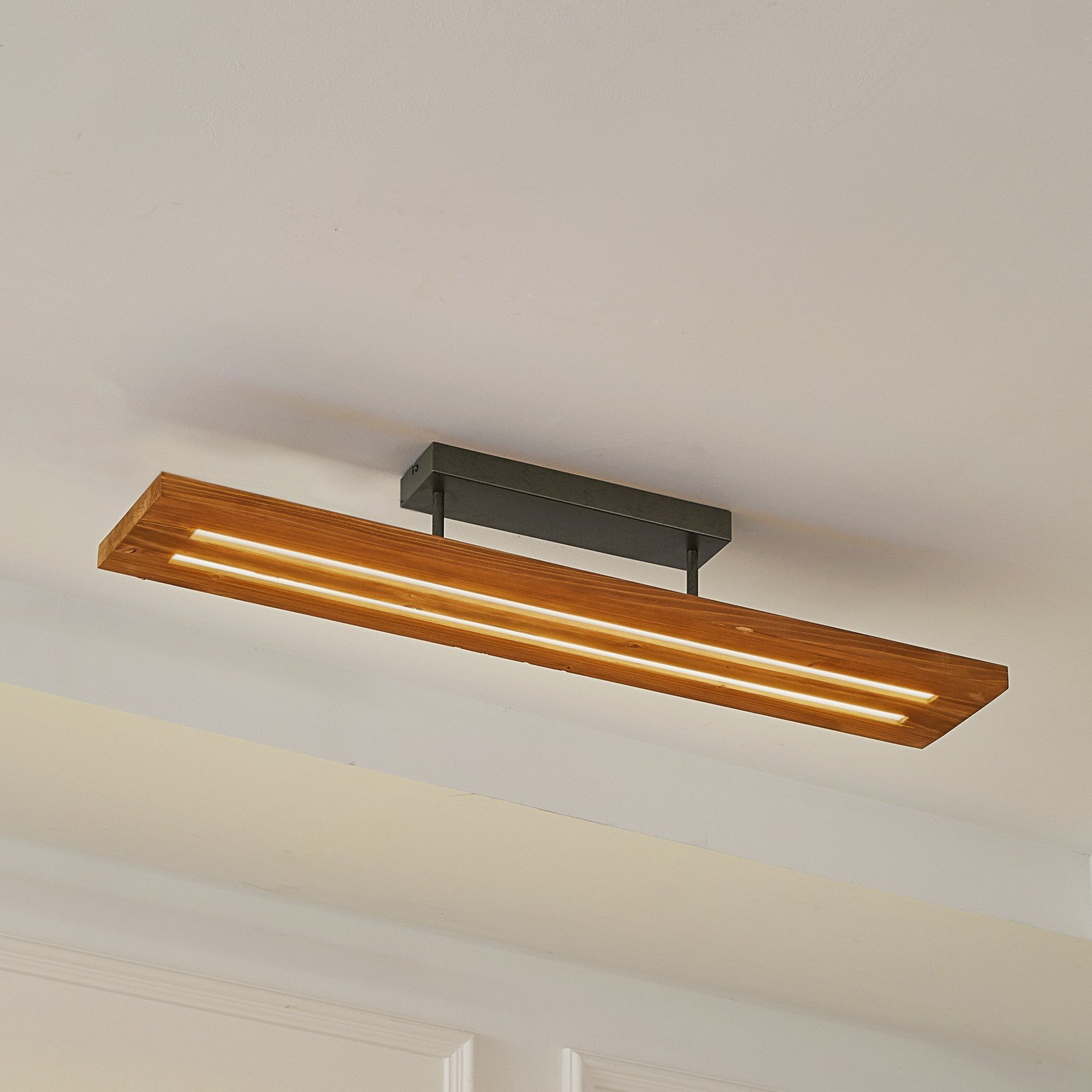 Lindby plafonieră LED Nesaja negru lemn 98cm dimabil - Camera de zi / sufragerie - Casă de țară / Rustic - lemn deschis gri metalic