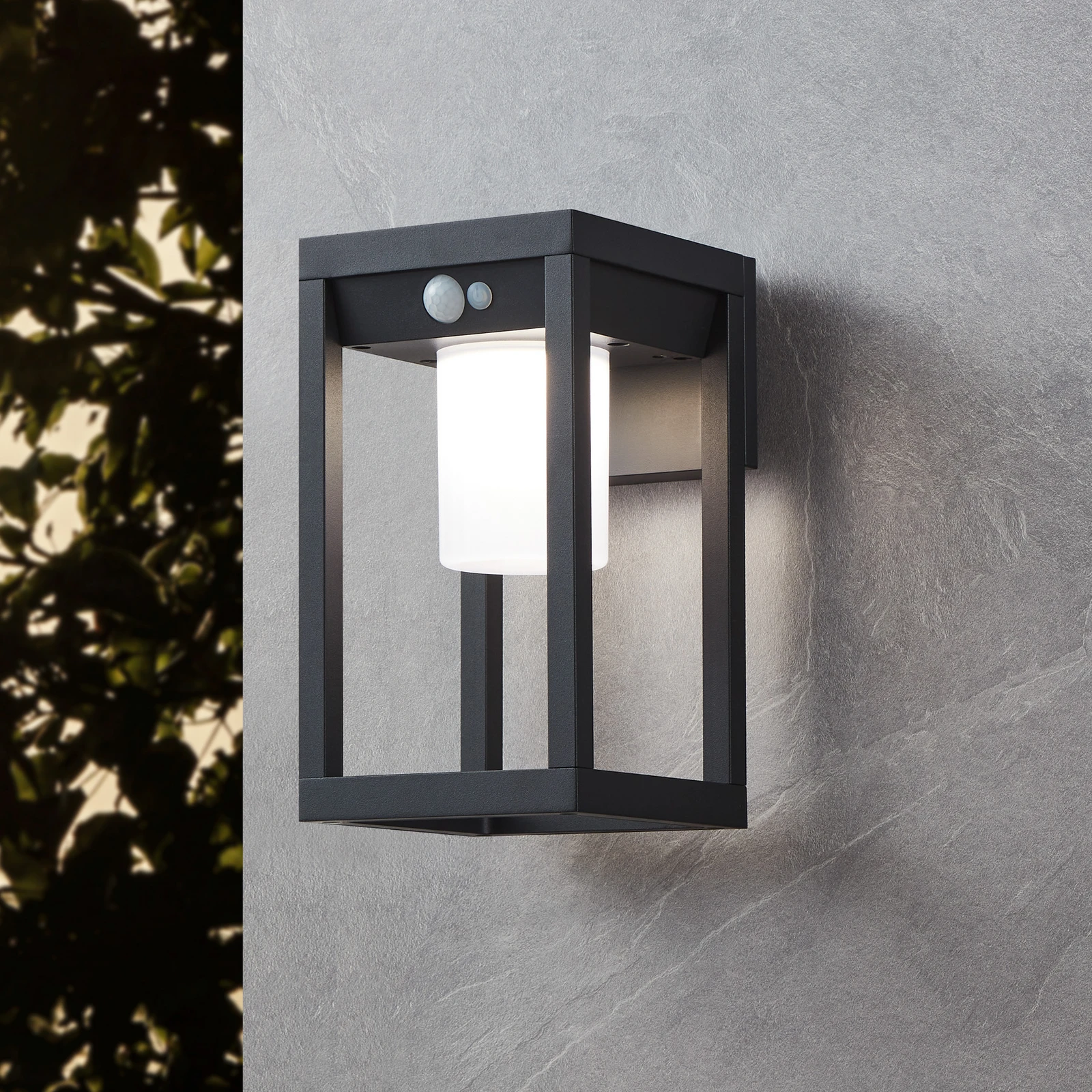 Solar-LED-Außenwandleuchte Martano mit Sensor