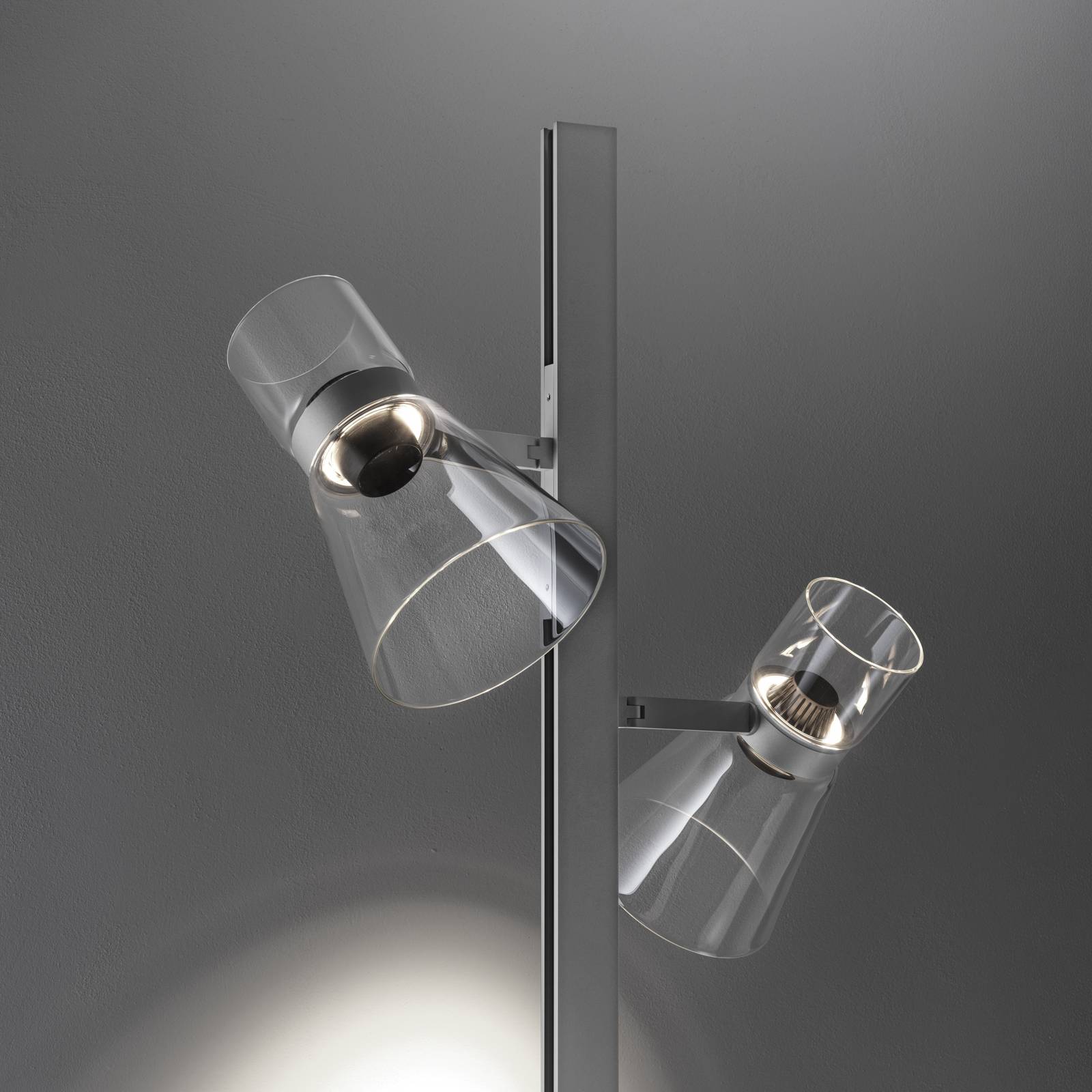 LED stojacia lampa Flos Nocturne F2 Cone, strieborná, 2-pl., 206 cm