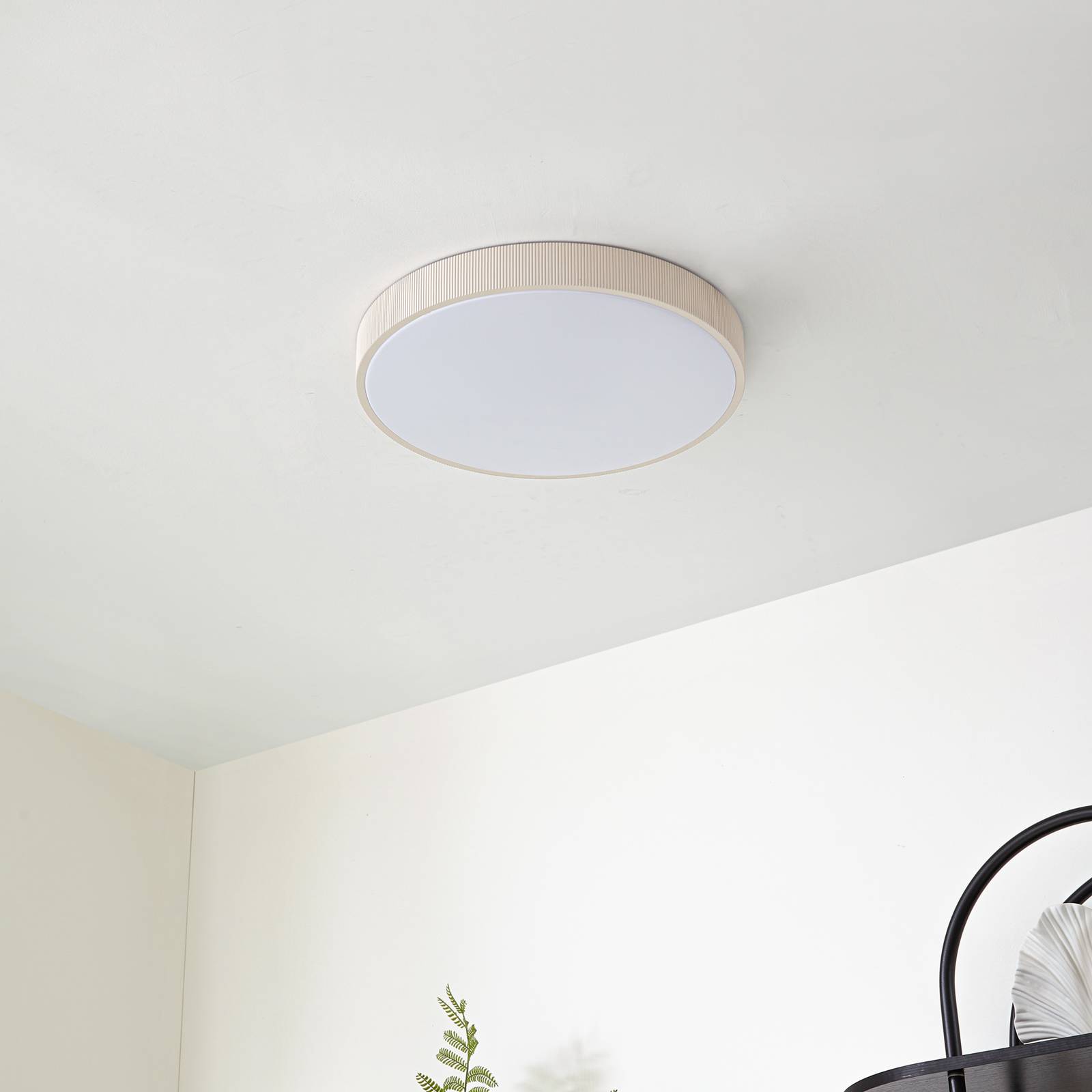 Lampa sufitowa LED Lindby Zylo, beżowa, Ø 49 cm, CCT, ściemniana