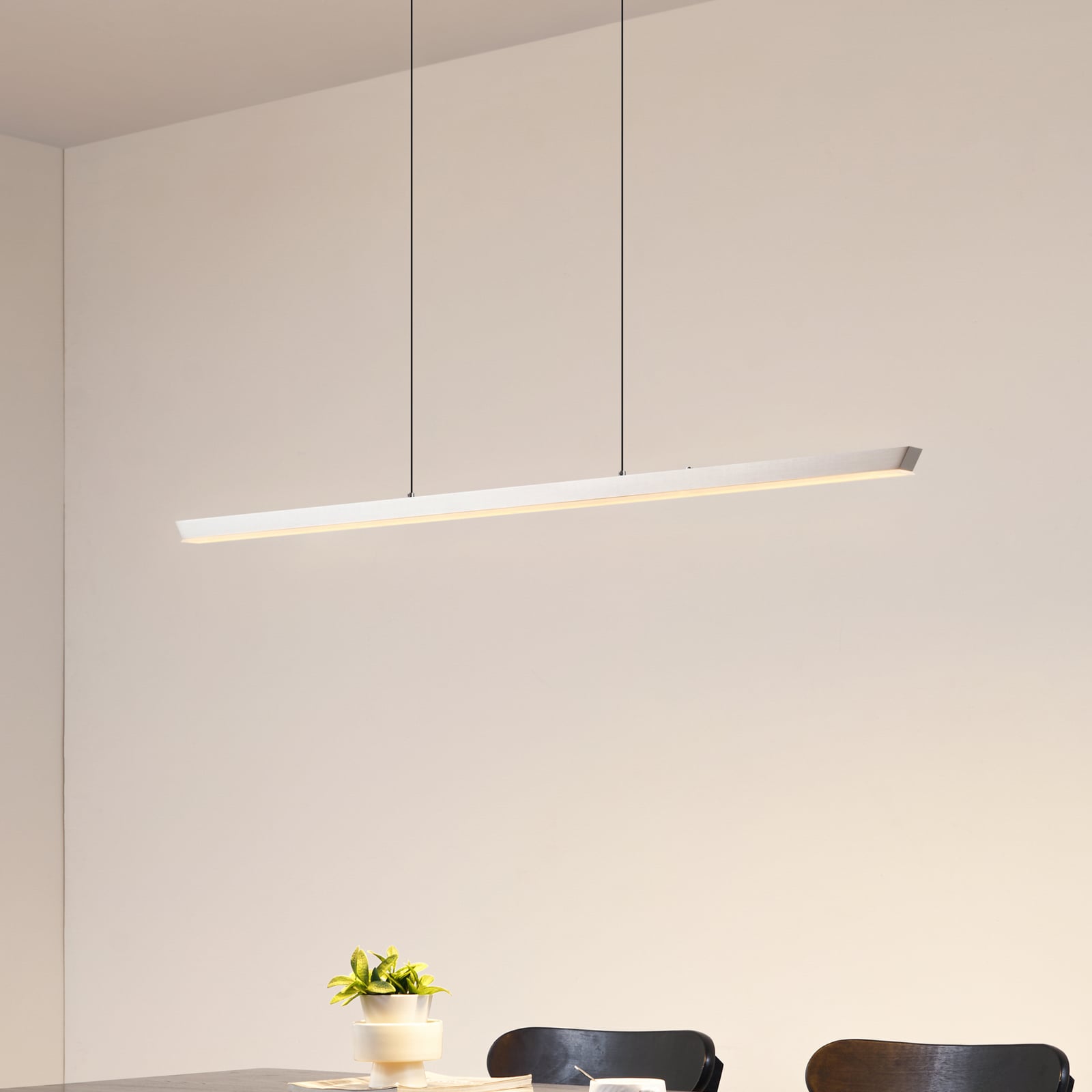 Solvar LED závěsné světlo, stříbrné, 117 cm, CCT, stmívatelné - Lucande