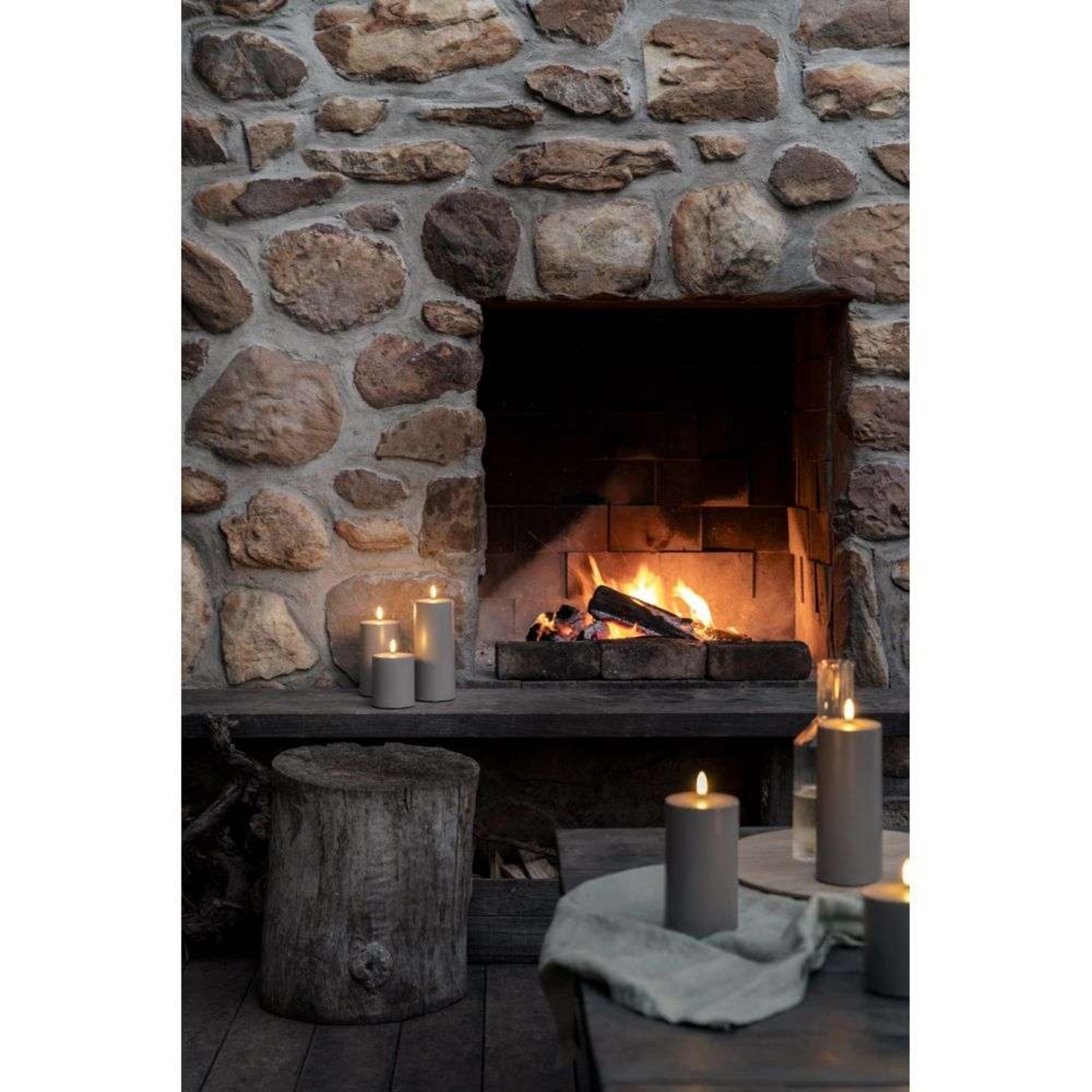 Outdoor Pillar Candle LED 8,4x20 cm Sandstone - Uyuni Lighting