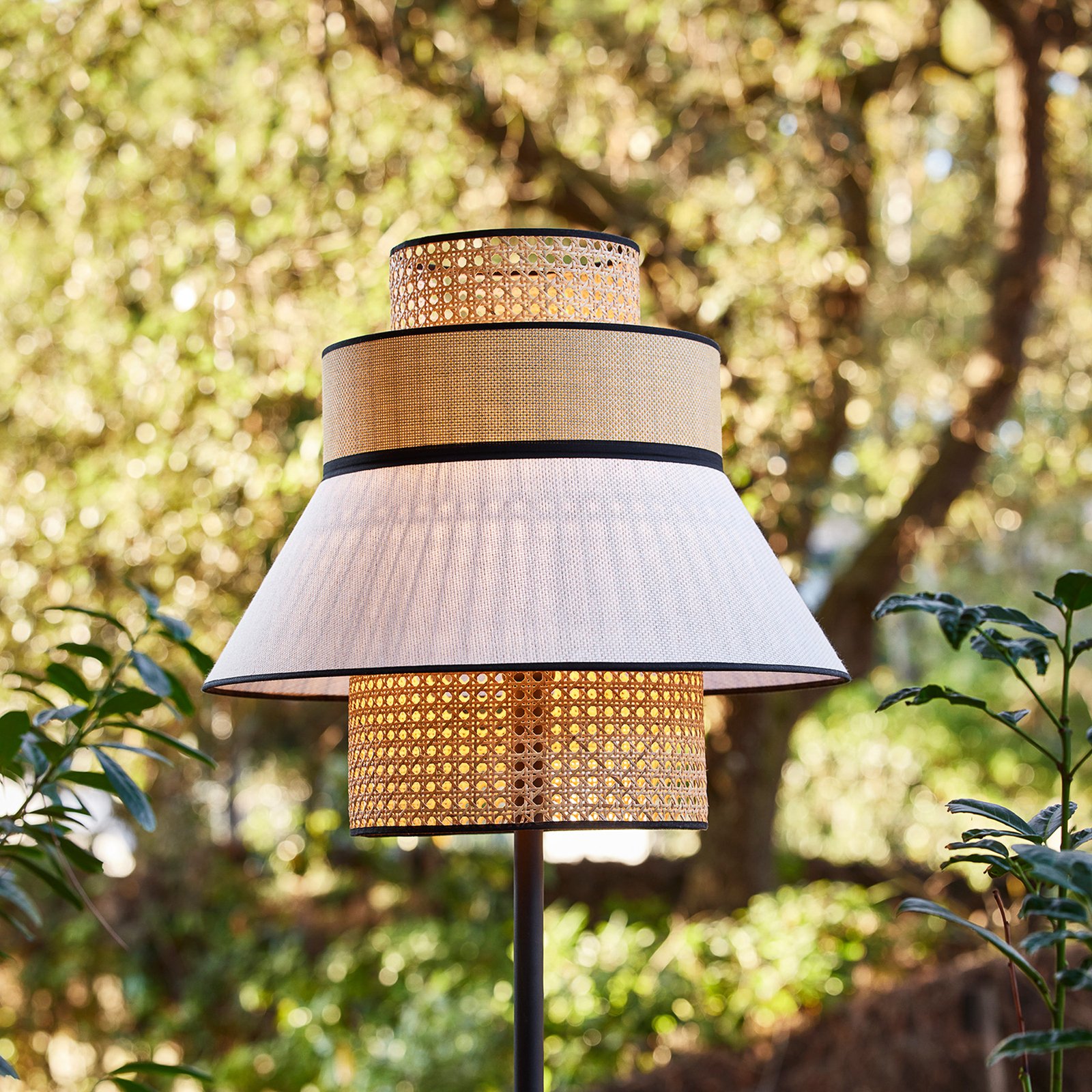 Singapour Außen-Stehleuchte, sand/honey - MARKET SET Singapour Außen-Stehleuchte, sand/honey - MARKET SET