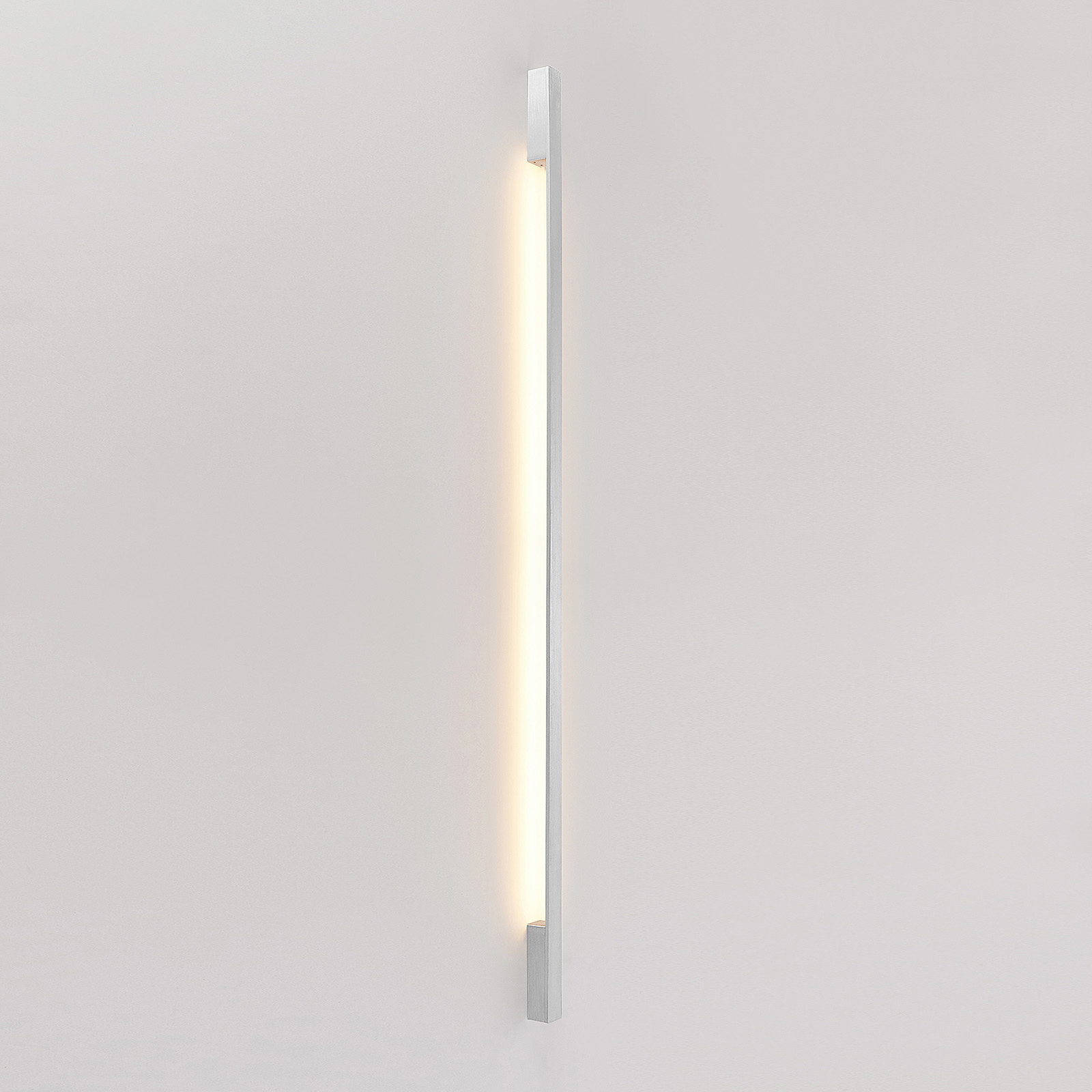 Arcchio Ivano -LED-seinävalaisin 170 cm, alumiini