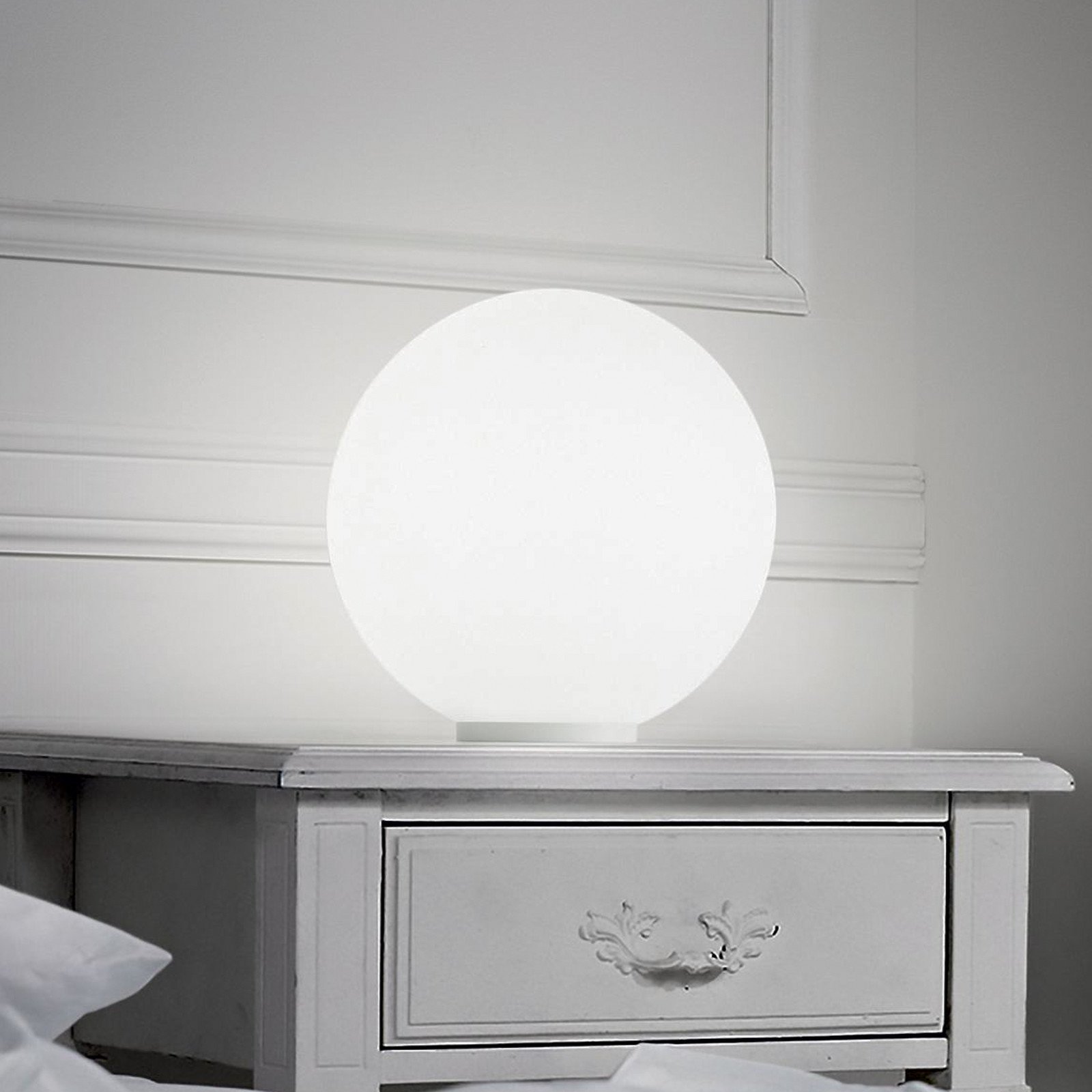Ideallux Lampa de masă Ideal Lux Mapa Ø 40 cm sticlă opală sferică E27 - Camera de zi / sufragerie - alb opal