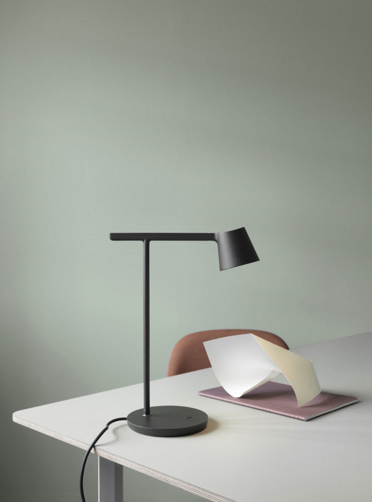 Tip Lampă de Masă Black - Muuto