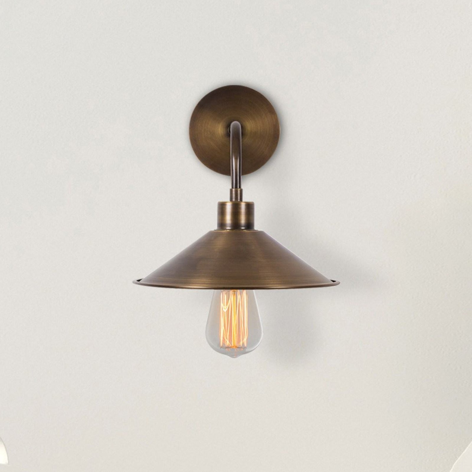 Berceste N-664 wall light, gold antique, iron, Ø 24 cm