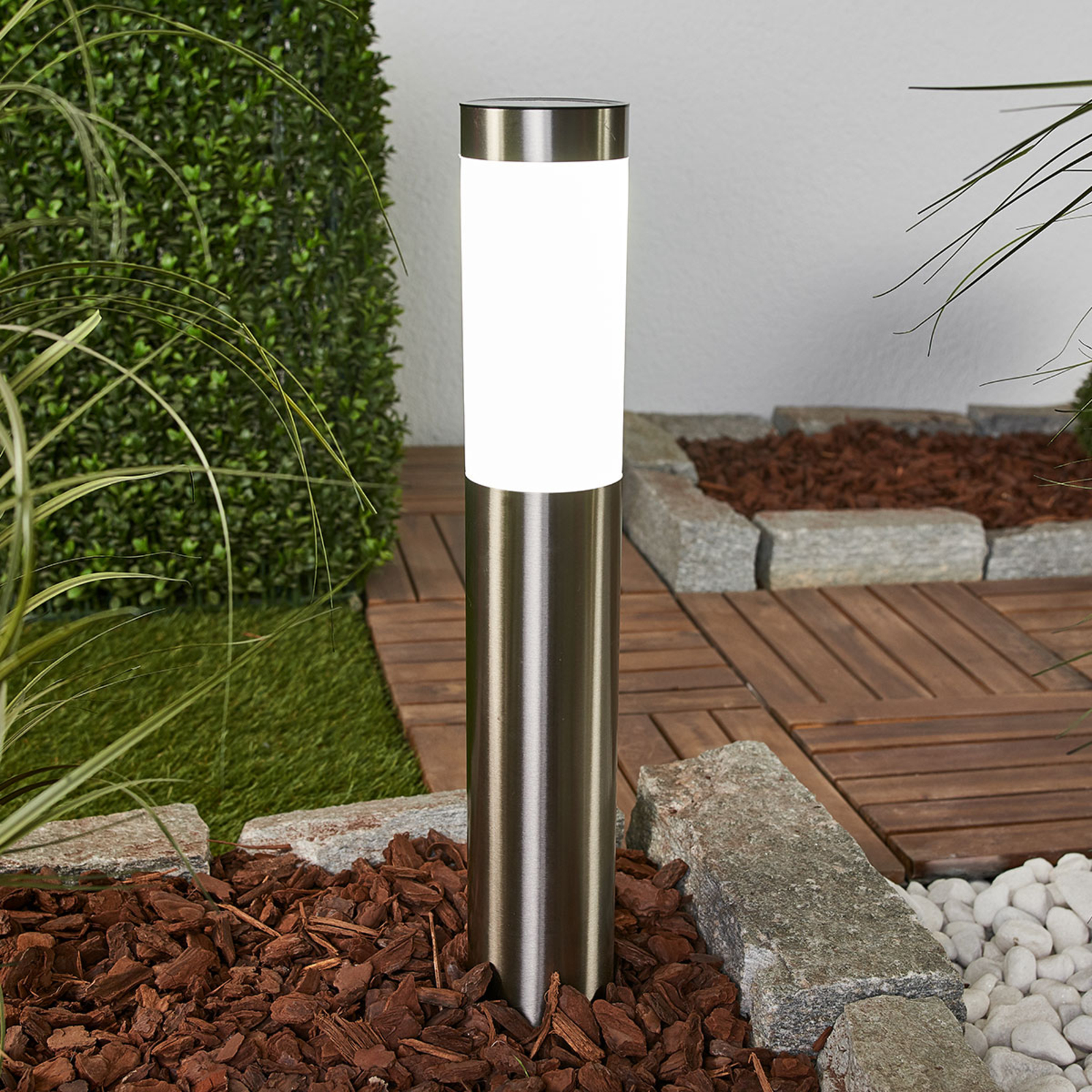 Lindby Aleeza LED solar lamp with ground spike, plastic, 0.5 W, energy efficiency: A+, H: 60.5 cm