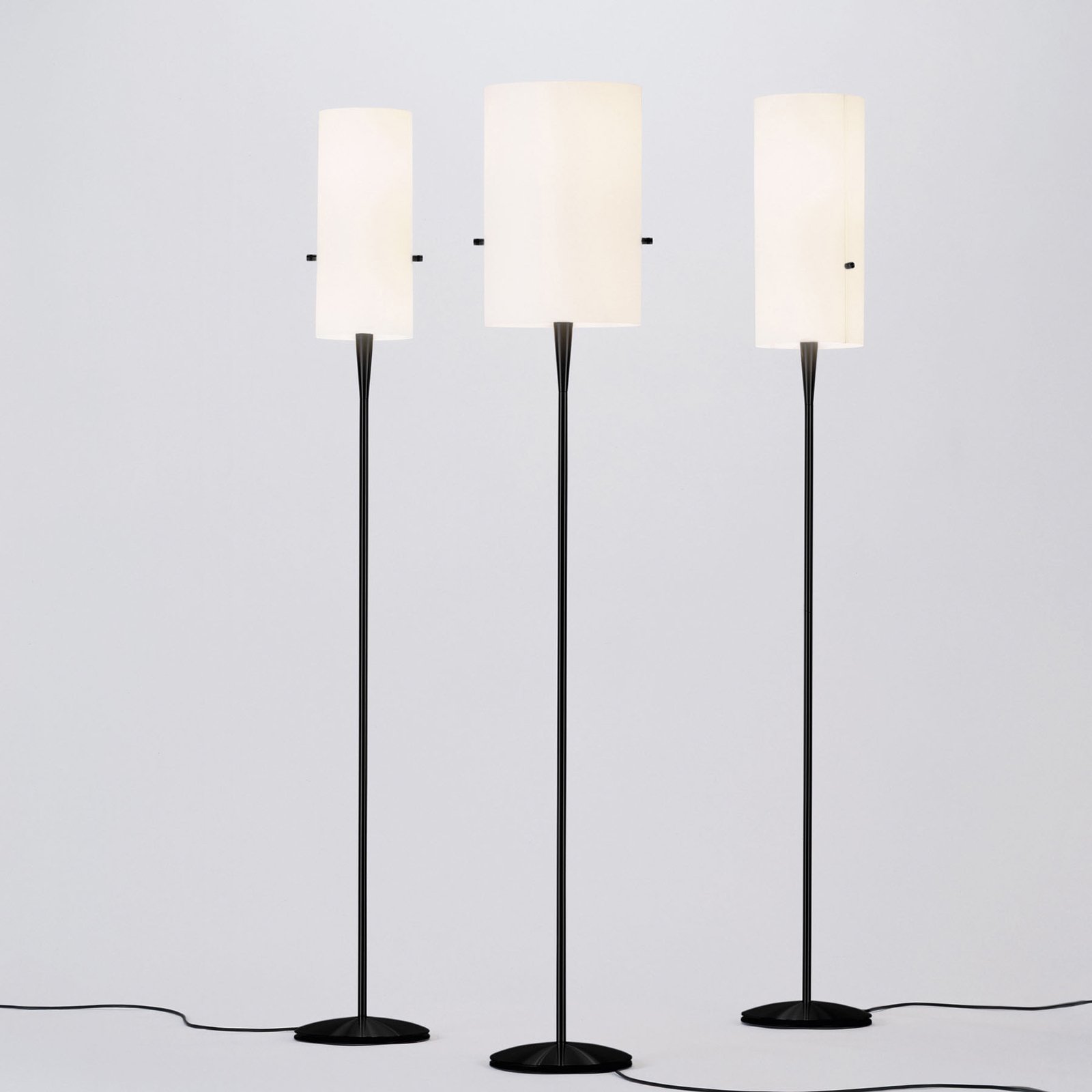 serien.lighting Club S LED stojací lampa, černá