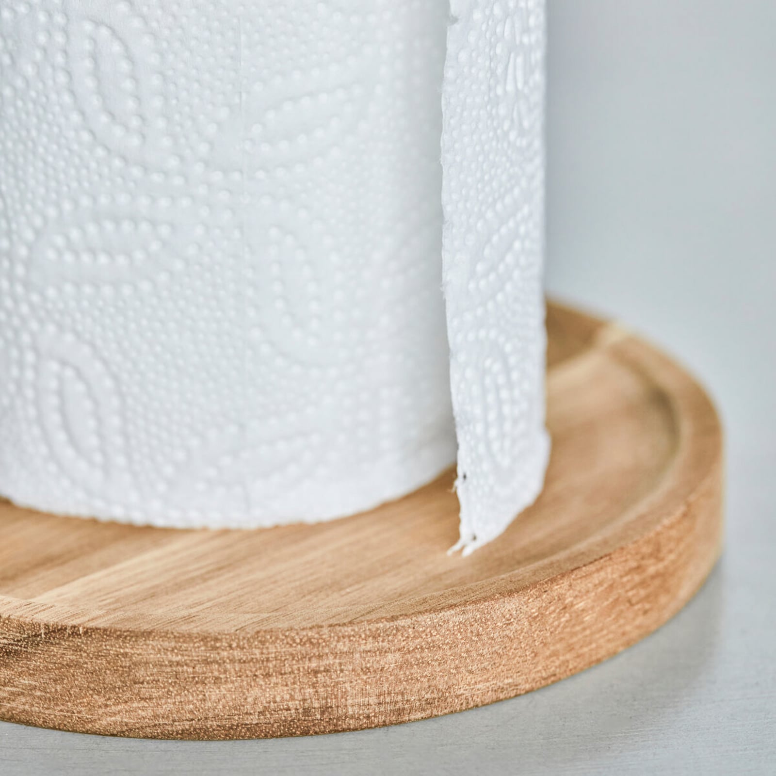 Portarotolo HDEya, legno di acacia, 33 cm - House Doctor