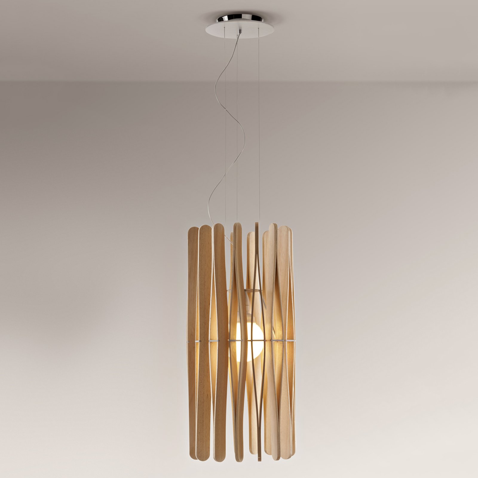 Fabbian Stick drevená závesná lampa valcovitá 33cm