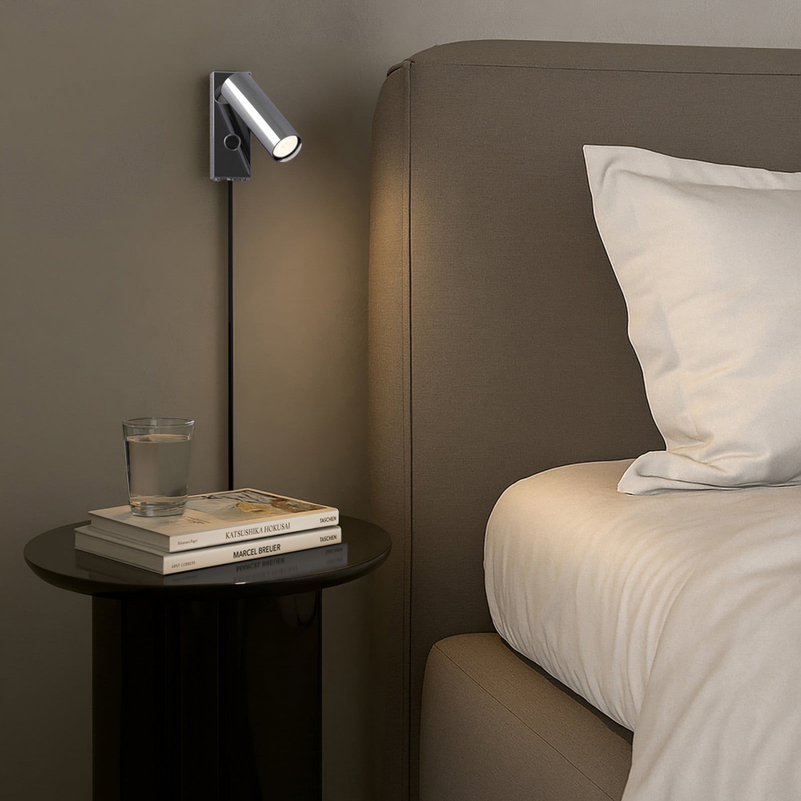 PIPELINE Väggspot, kromfärgad, höjd 13 cm Stickkontakt Herstal - Vardagsrum - Modern - Metall - Med en ljuskälla | Produkter - Vägglampor | Lampspecialisterna
