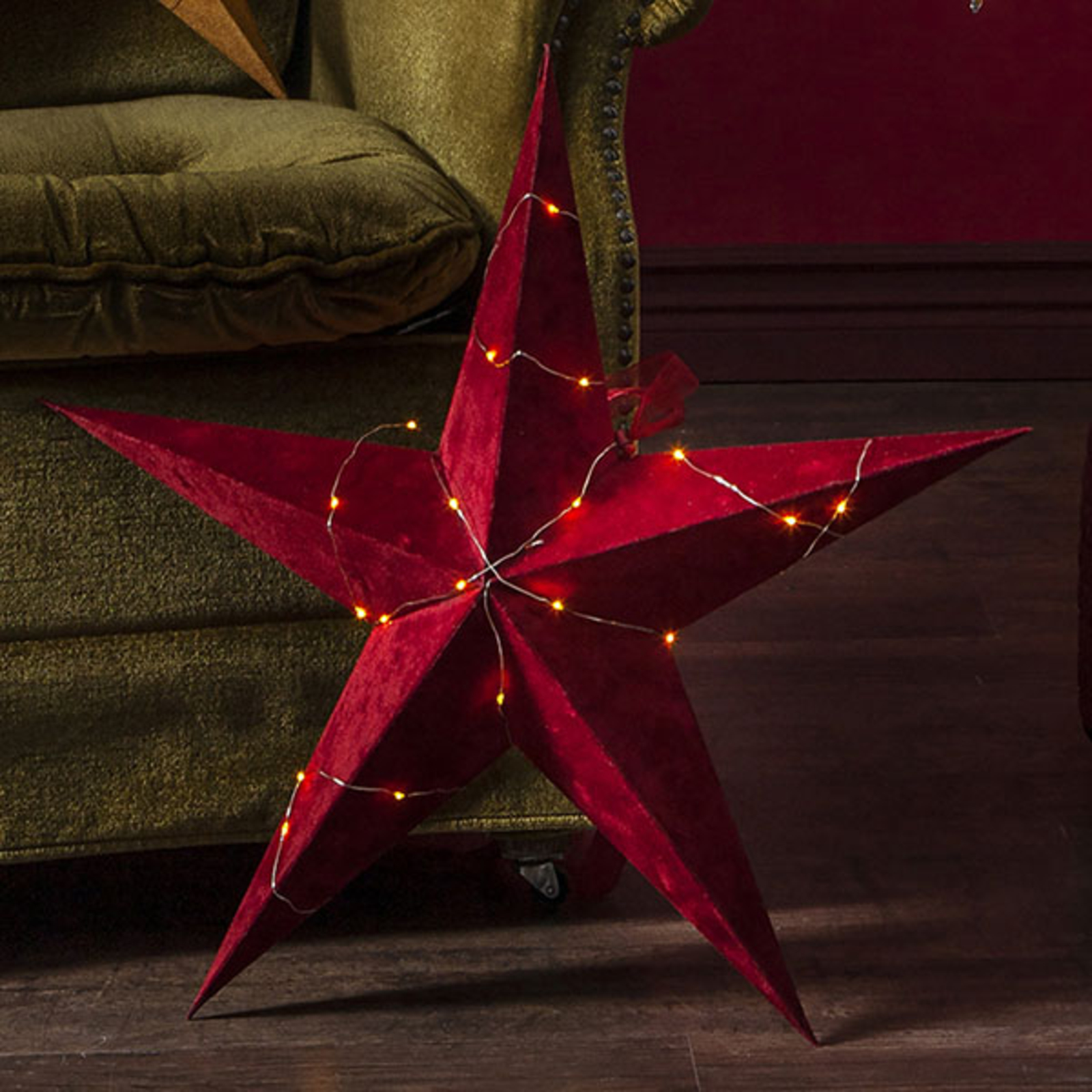 Velvet star with Dew Drop LED string lights red