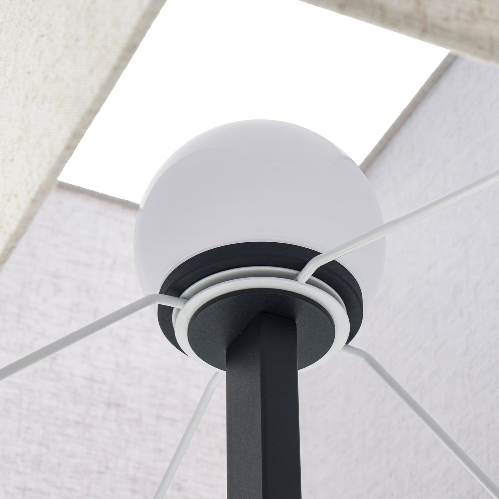 Quitani LED-gulvlampe Lisene, eik/svart/natur 162 cm, dimbar