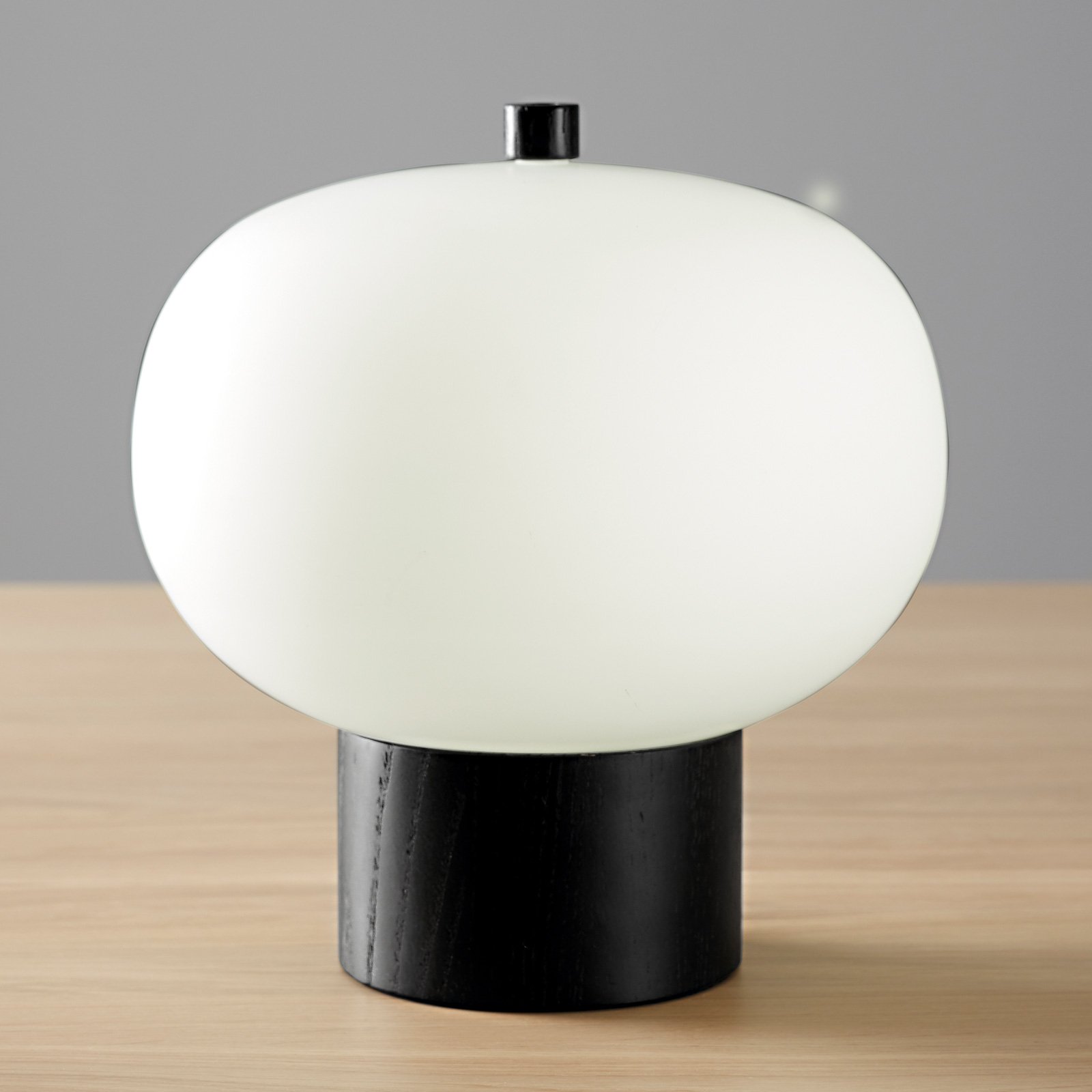 LEDS-C4 iLargi LED-bordslampa, Ø24 cm, mörk ask