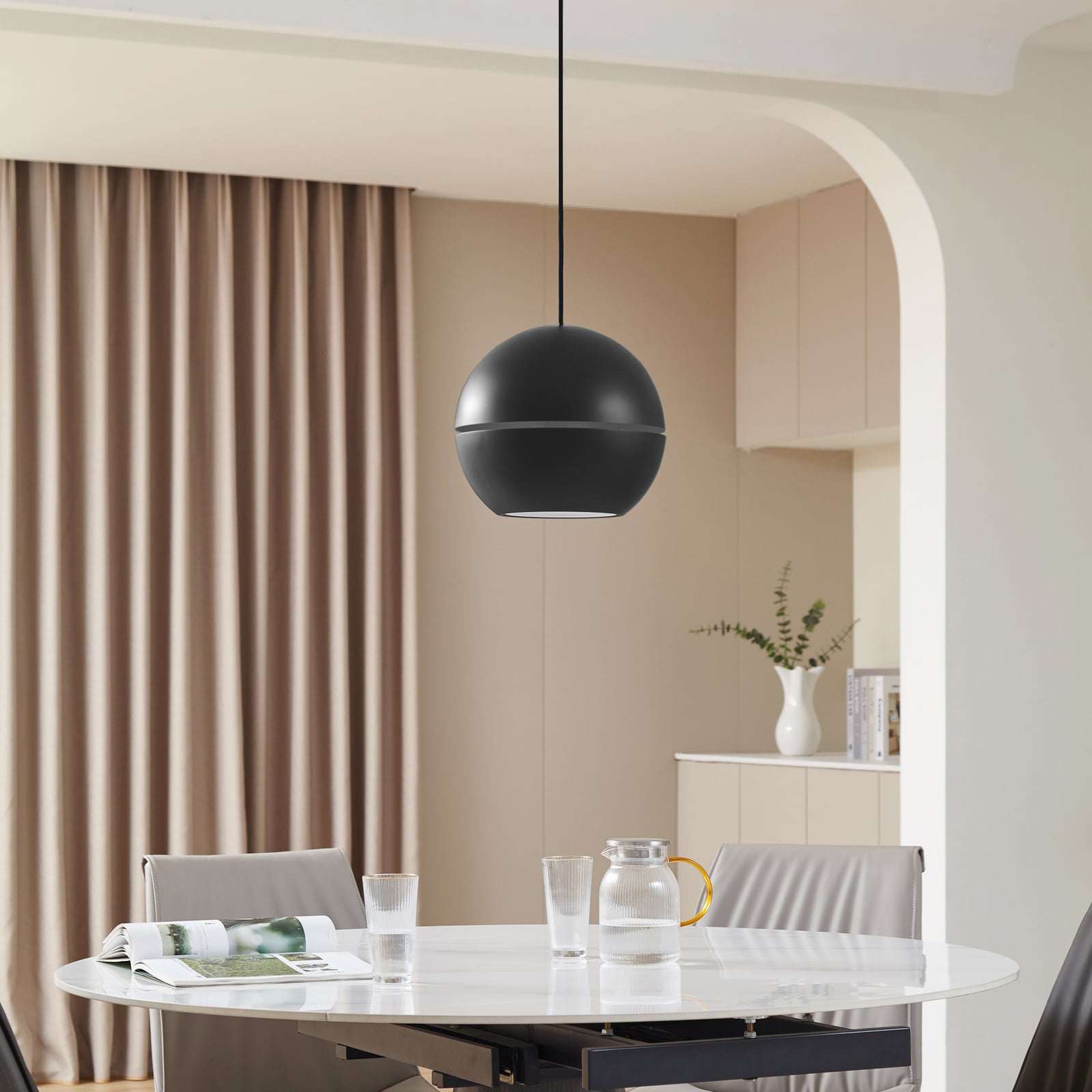 Lush Hängeleuchte, schwarz, Ø 30 cm, Aluminium, E27 - NOLA Lush Hängeleuchte, schwarz, Ø 30 cm, Aluminium, E27 - NOLA