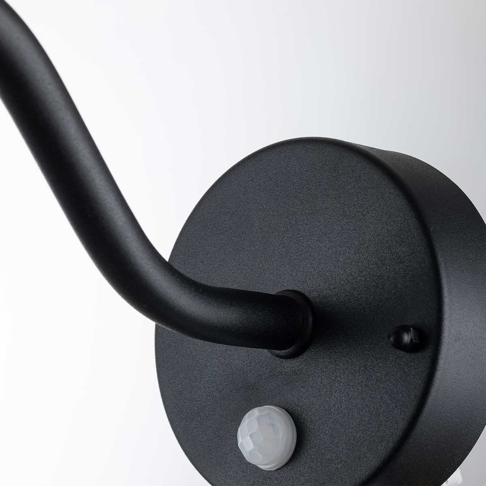 Candeeiro de parede exterior Klampenborg, preto, com sensor, IP44 - Elstead