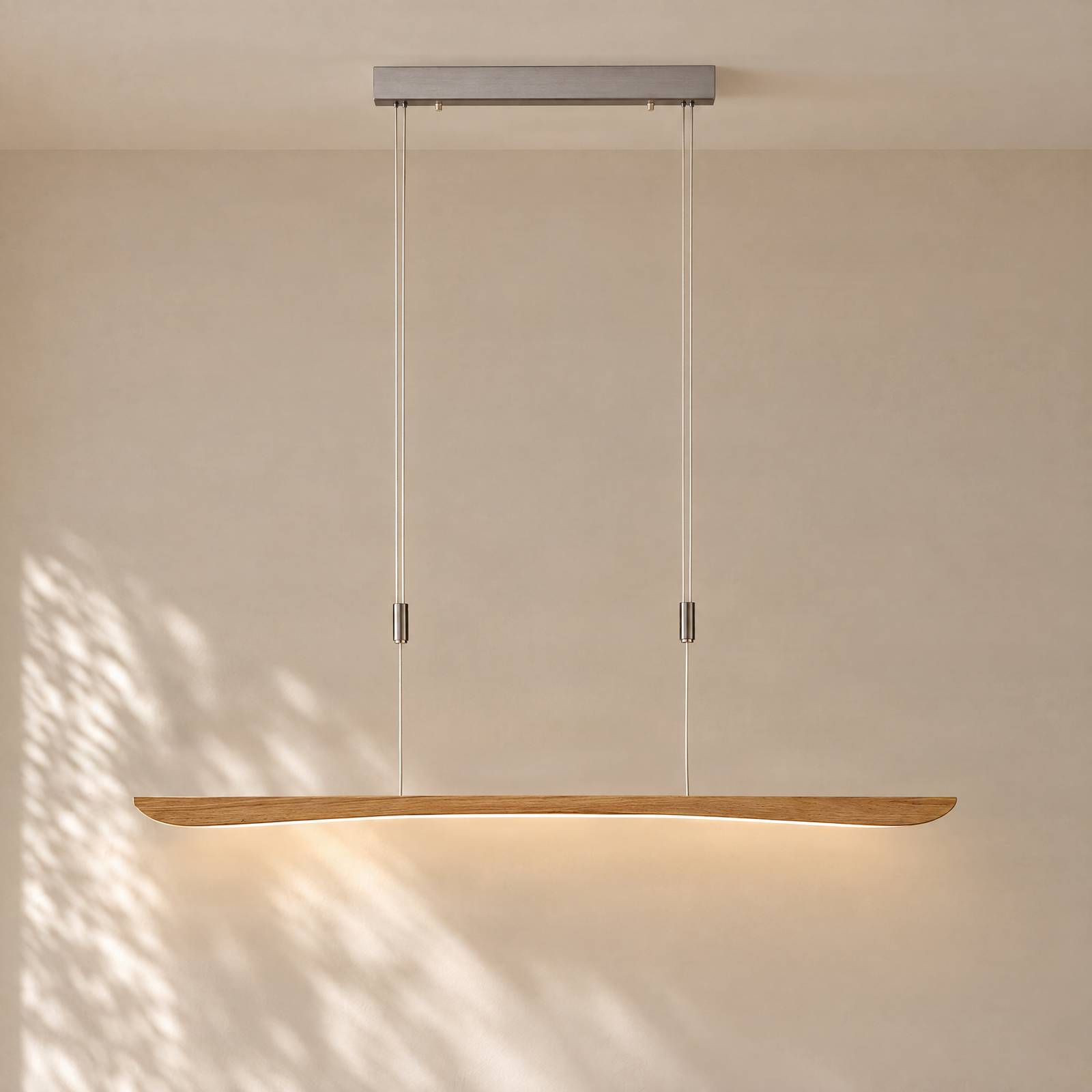 Quitani LED-pendellampe Hiba, naturlig eik, lengde 118 cm