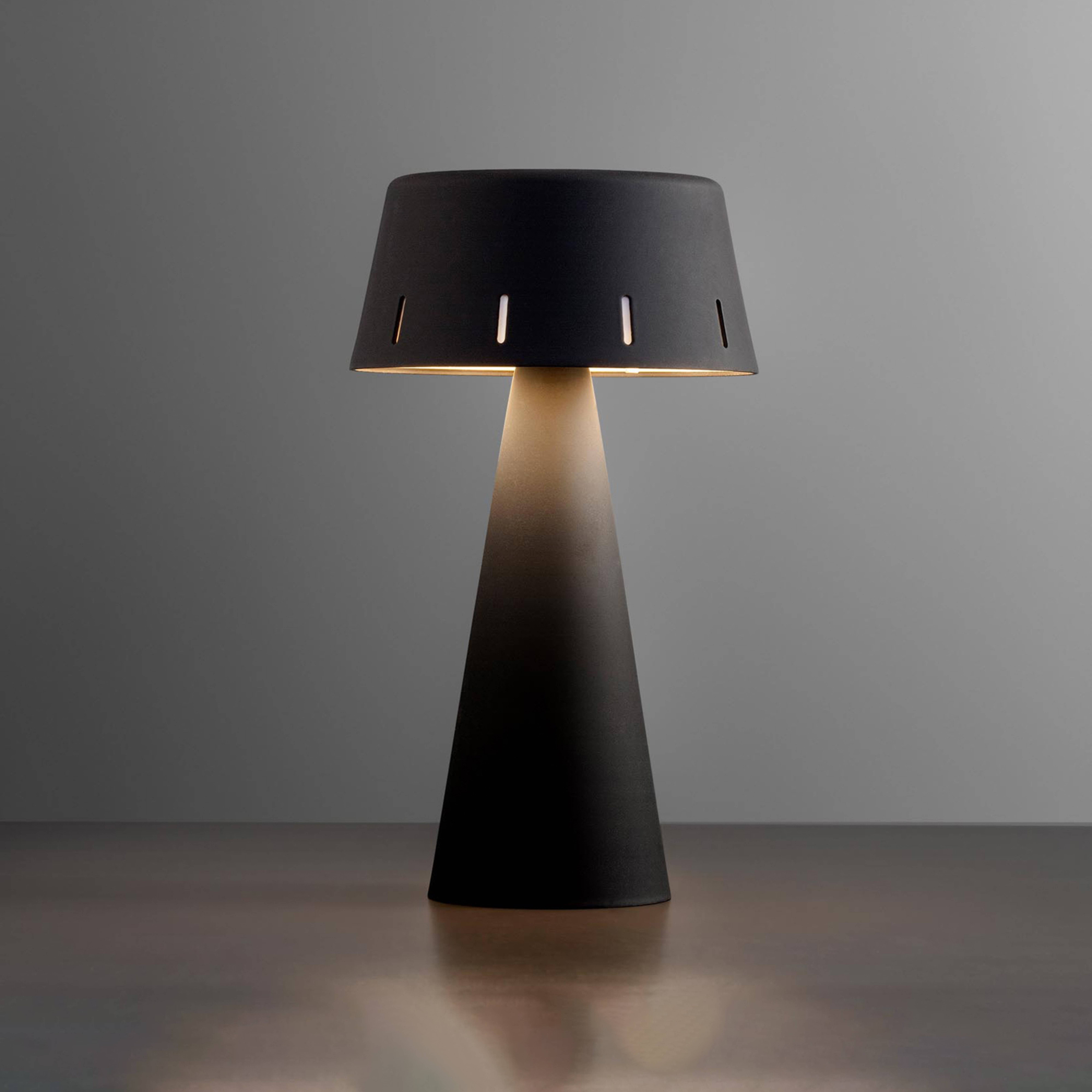 OLEV Makà Lampe de table LED avec batterie, noir