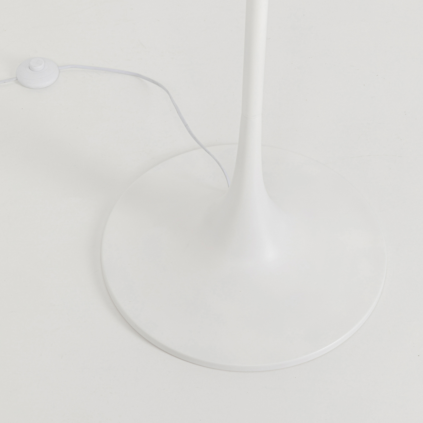 Lampe sur pied KARE Facile, blanc, acier/polyester, G9 Lampe sur pied KARE Facile, blanc, acier/polyester, G9