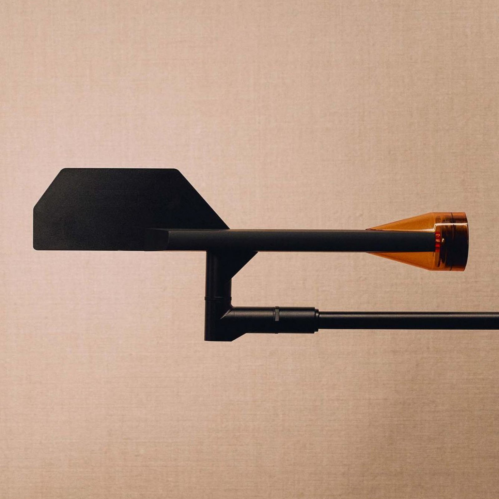 Lampa stołowa LED Stilnovo Halley, czarna, projekcja 100 cm