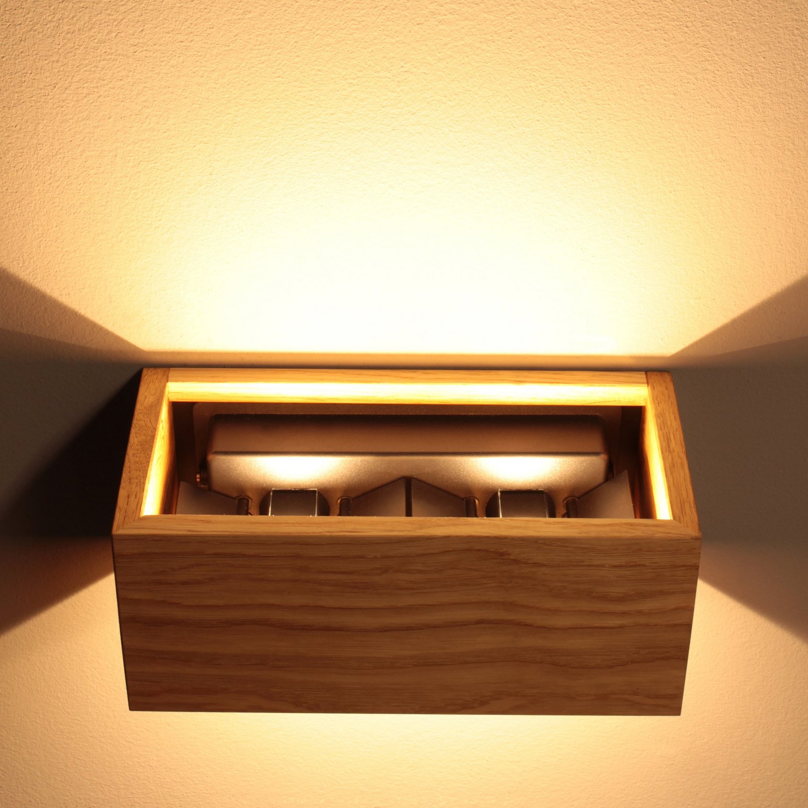 LED-seinävalaisin Shine-Wood, tammi/musta, leveys 23 cm, puu