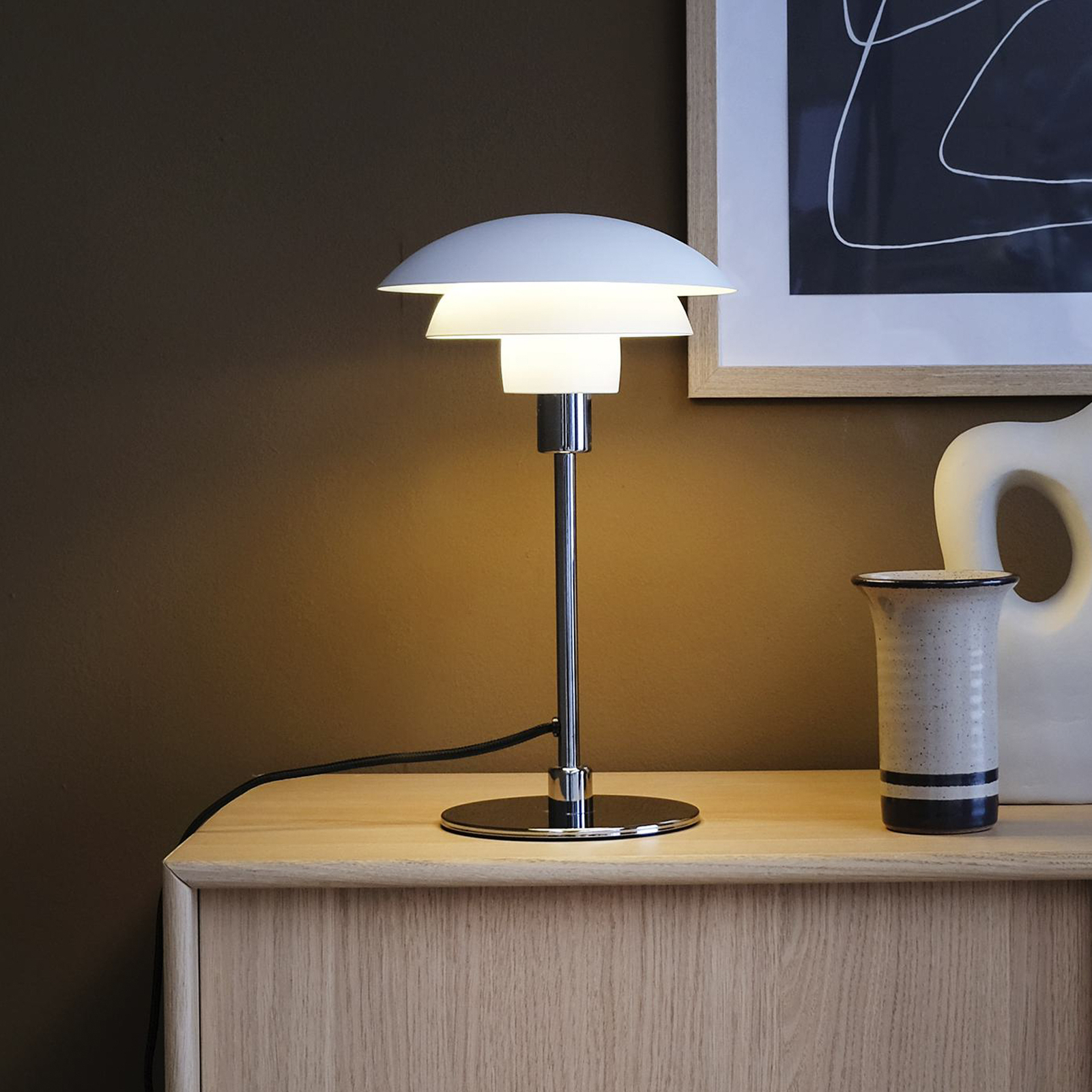 Dyberg Larsen Lampe de table Morph, blanc, hauteur 35 cm, métal